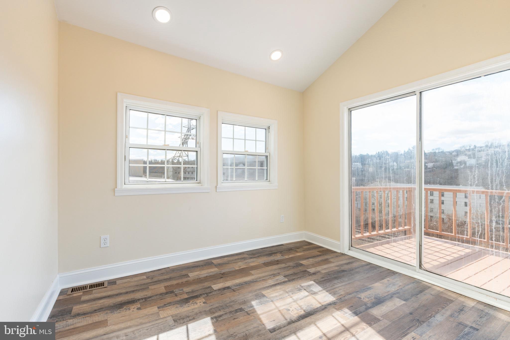 MANAYUNK - Residential Lease