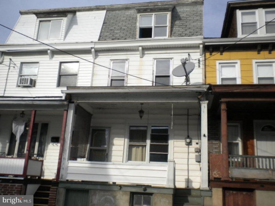 Great investment property. All private bedrooms. Kitchen is an empty room, no cabinets, just water hookup. Replacement windows. Laundry hookup in back bedroom. Mailing Address Continued: Minersville Color: White Amp: 100