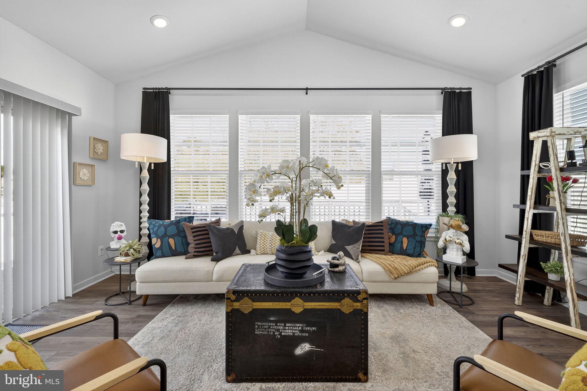 SENSENY VILLAGE - Residential