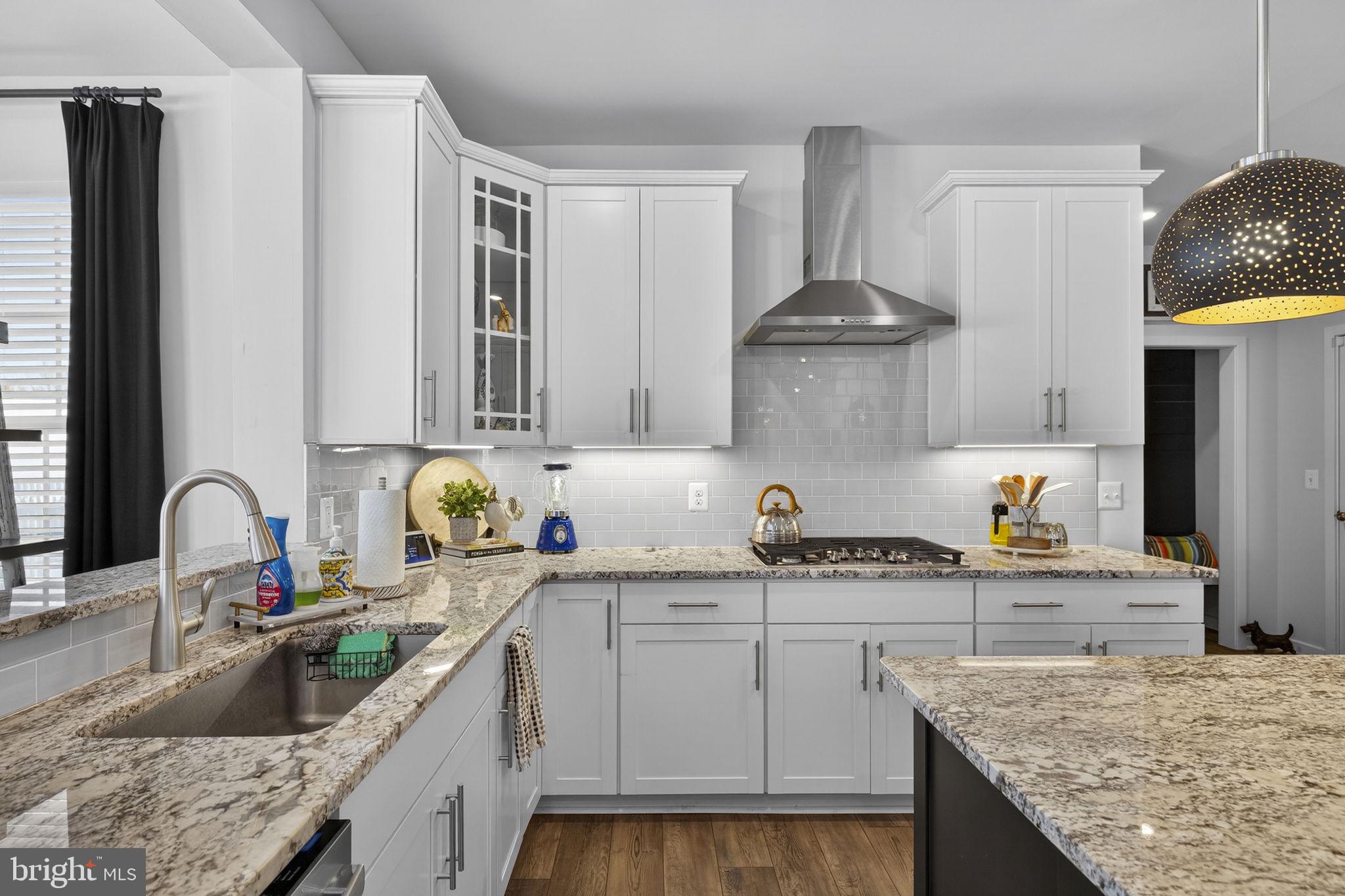 SENSENY VILLAGE - Residential