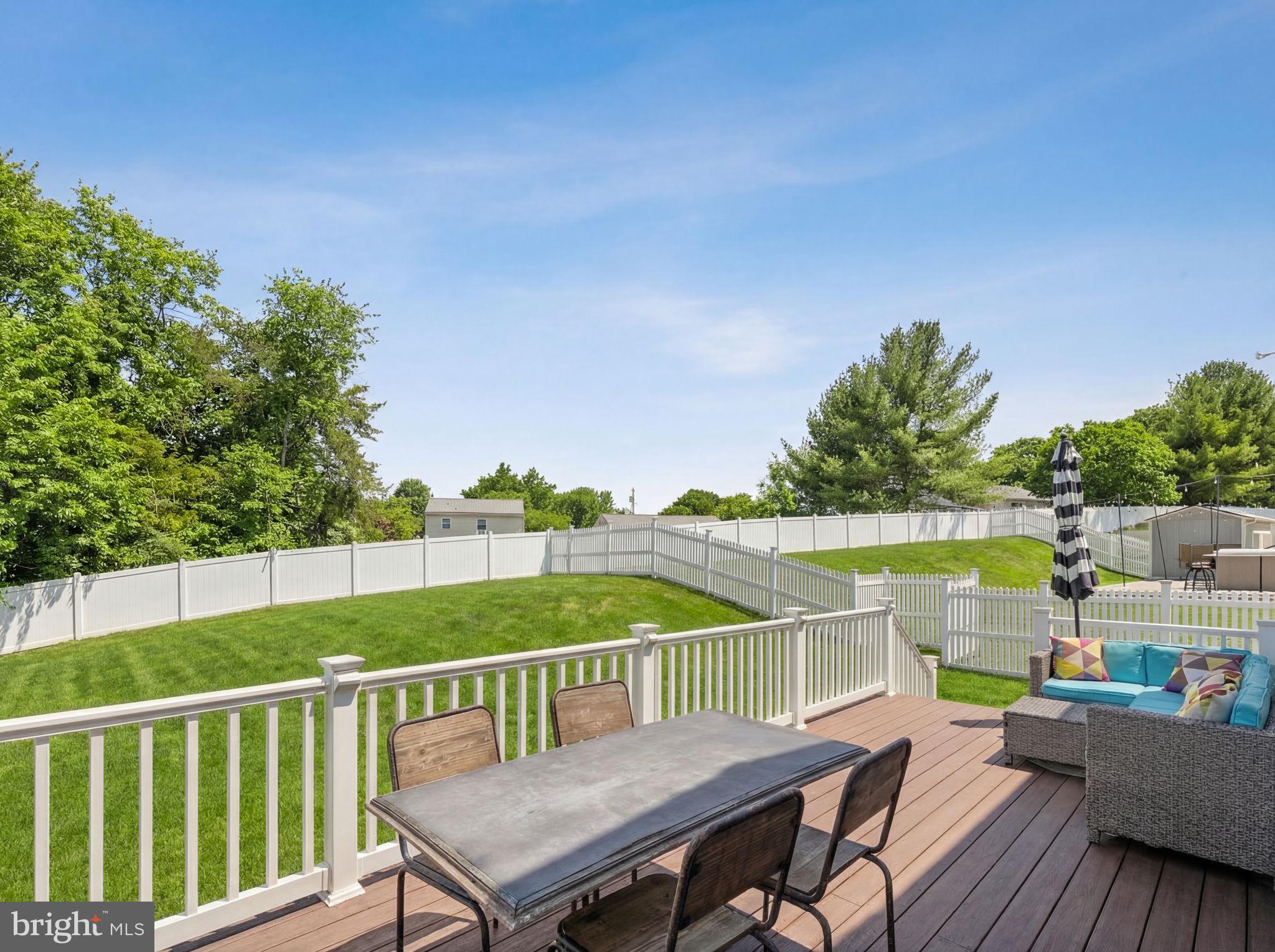 SENSENY VILLAGE - Residential