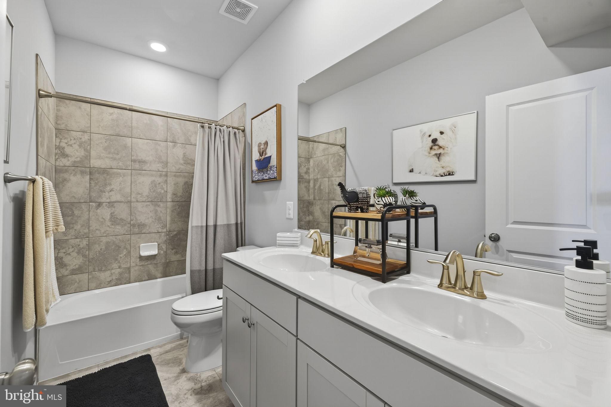 SENSENY VILLAGE - Residential