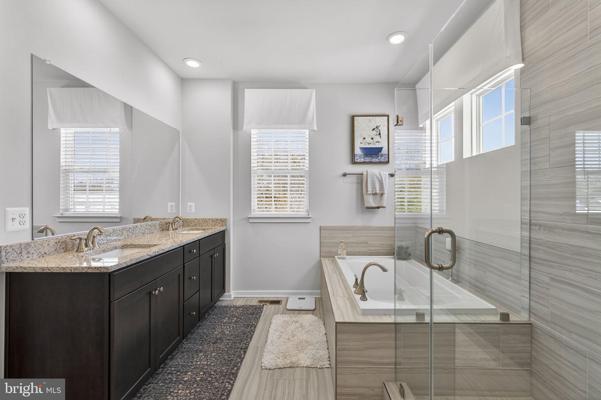 SENSENY VILLAGE - Residential