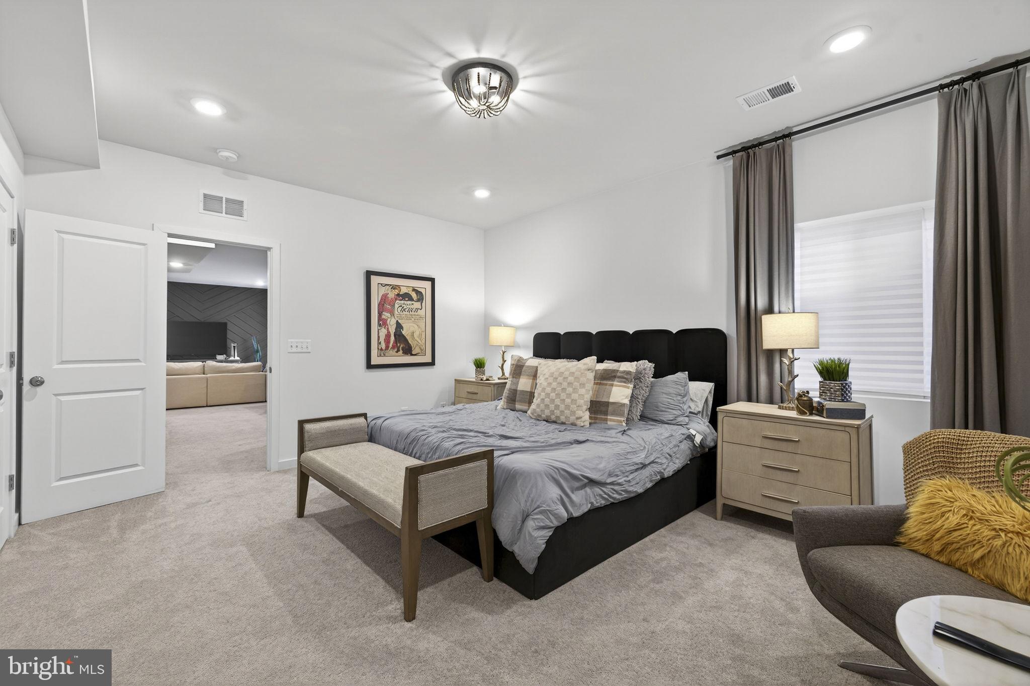 SENSENY VILLAGE - Residential