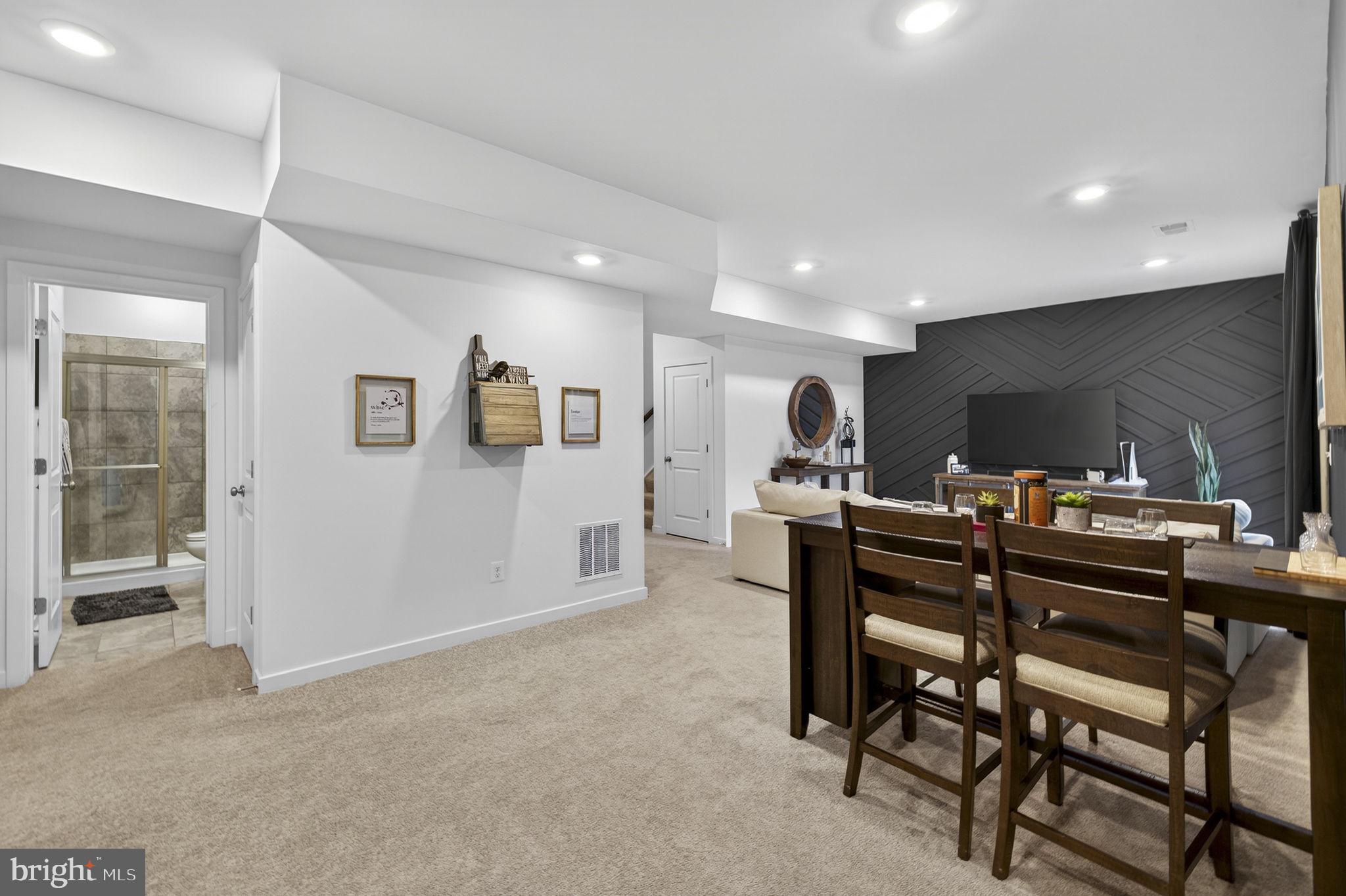 SENSENY VILLAGE - Residential