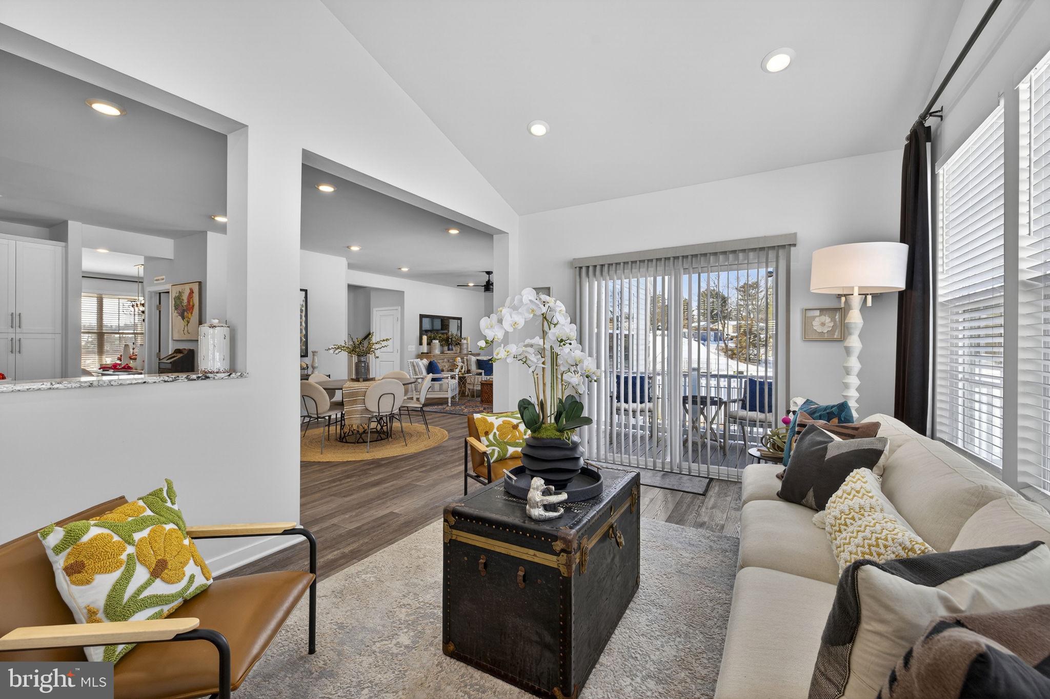 SENSENY VILLAGE - Residential