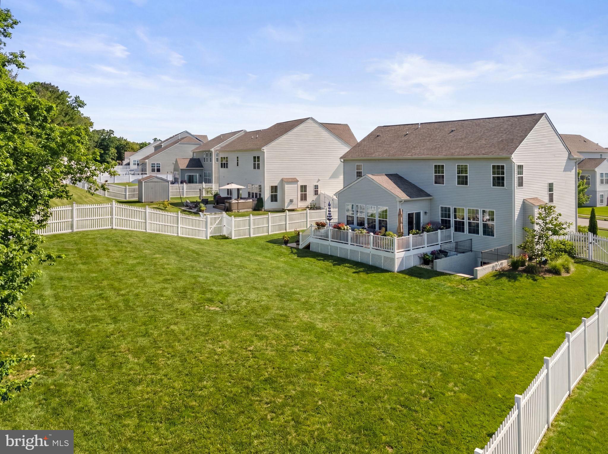 SENSENY VILLAGE - Residential