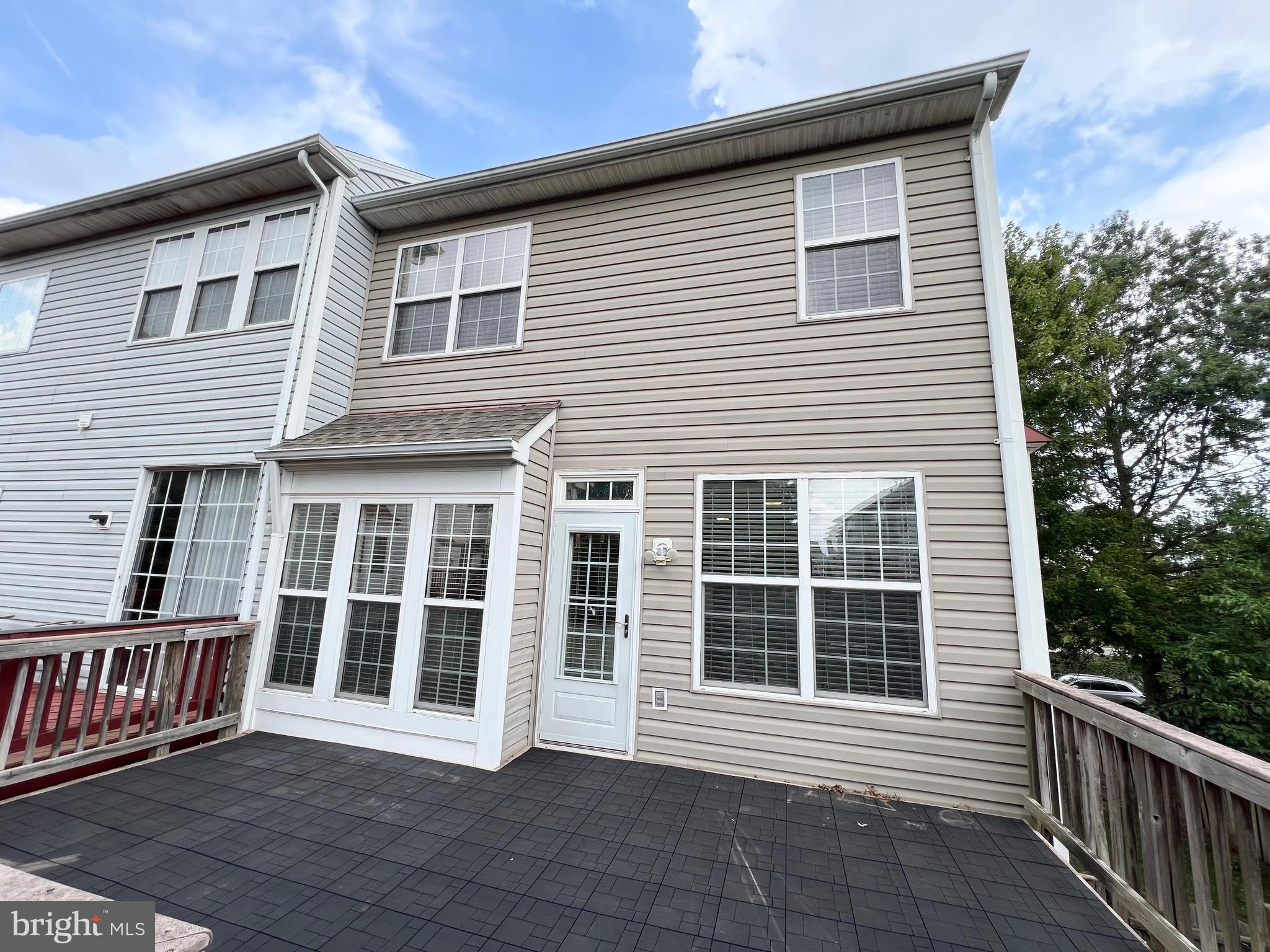 LOUDOUN PARKWAY CENTER - Residential Lease