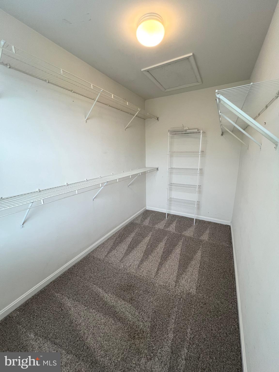 LOUDOUN PARKWAY CENTER - Residential Lease