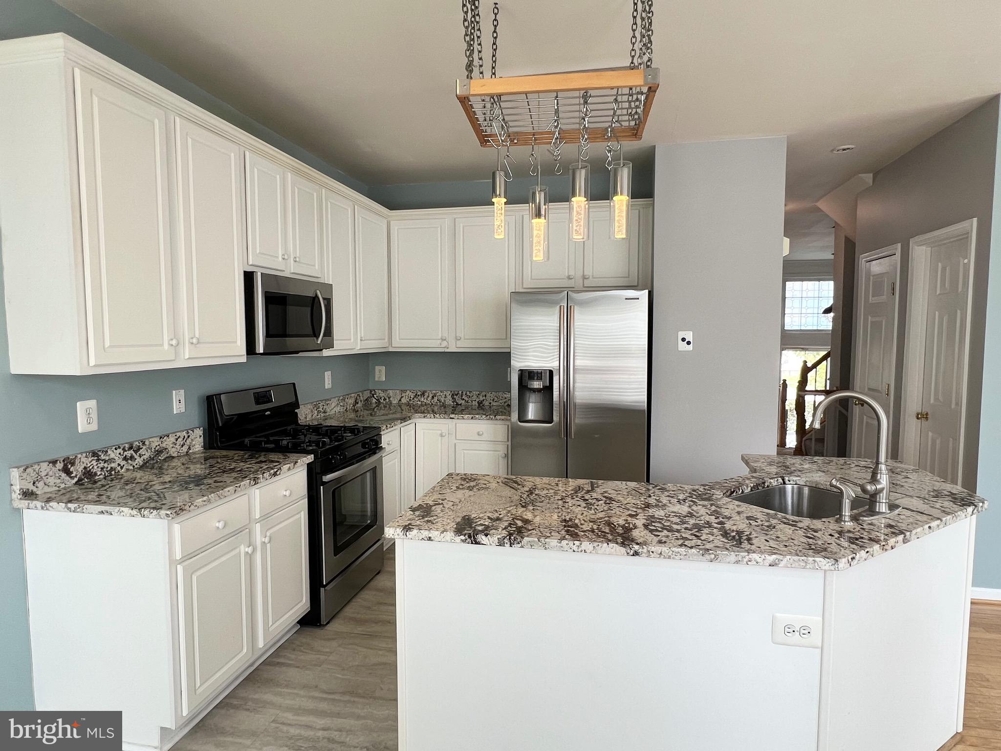 LOUDOUN PARKWAY CENTER - Residential Lease