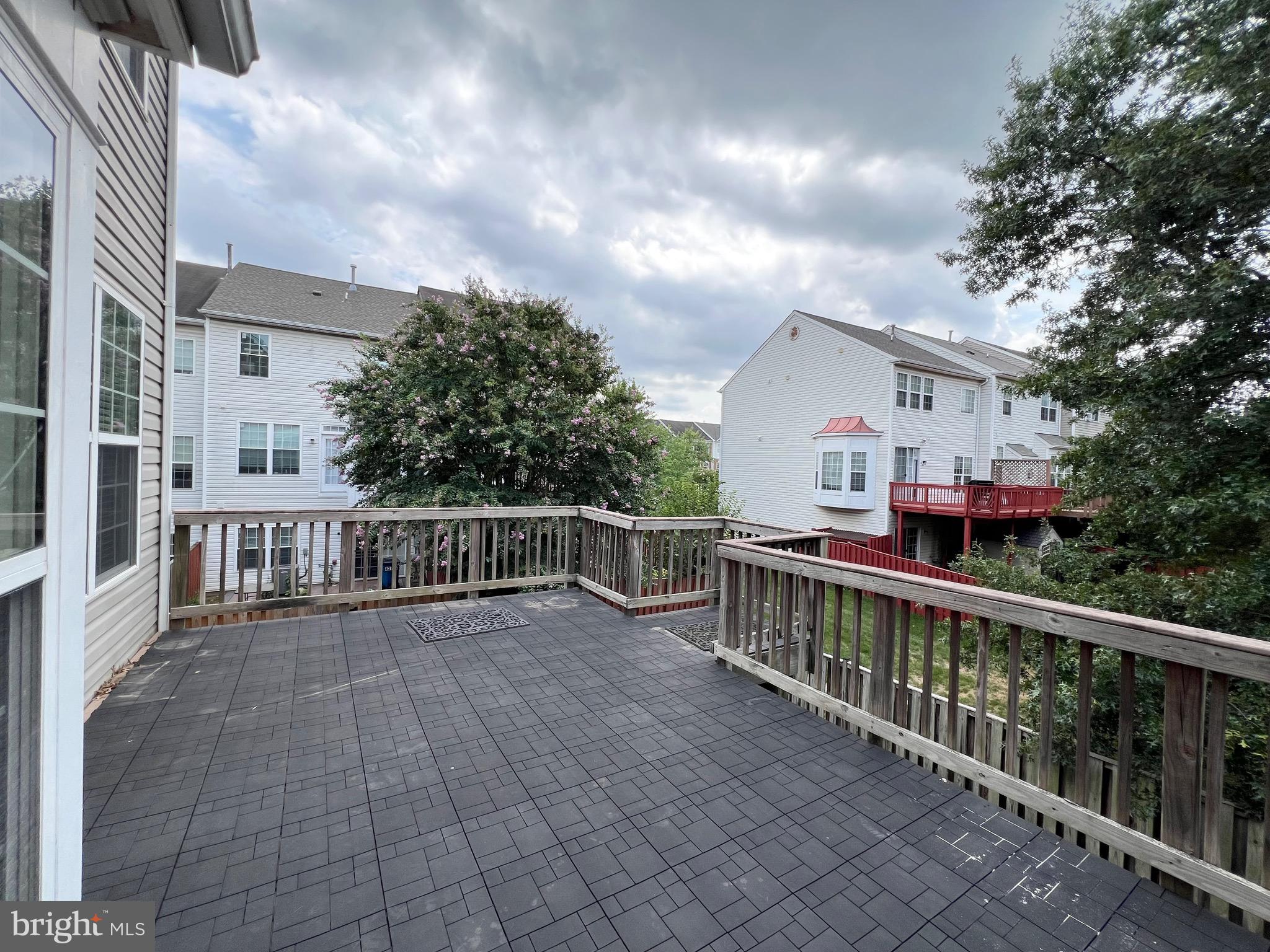 LOUDOUN PARKWAY CENTER - Residential Lease