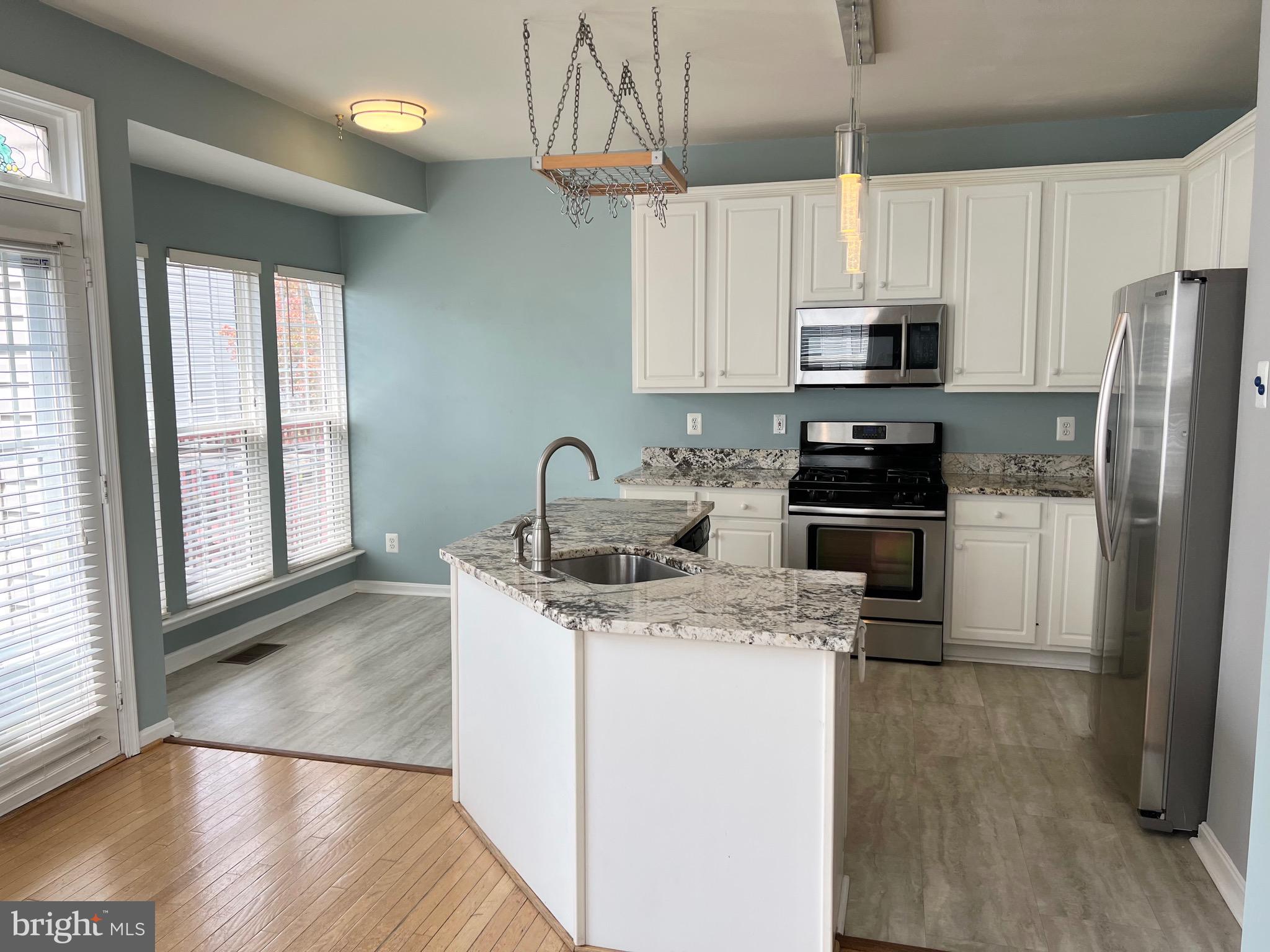 LOUDOUN PARKWAY CENTER - Residential Lease