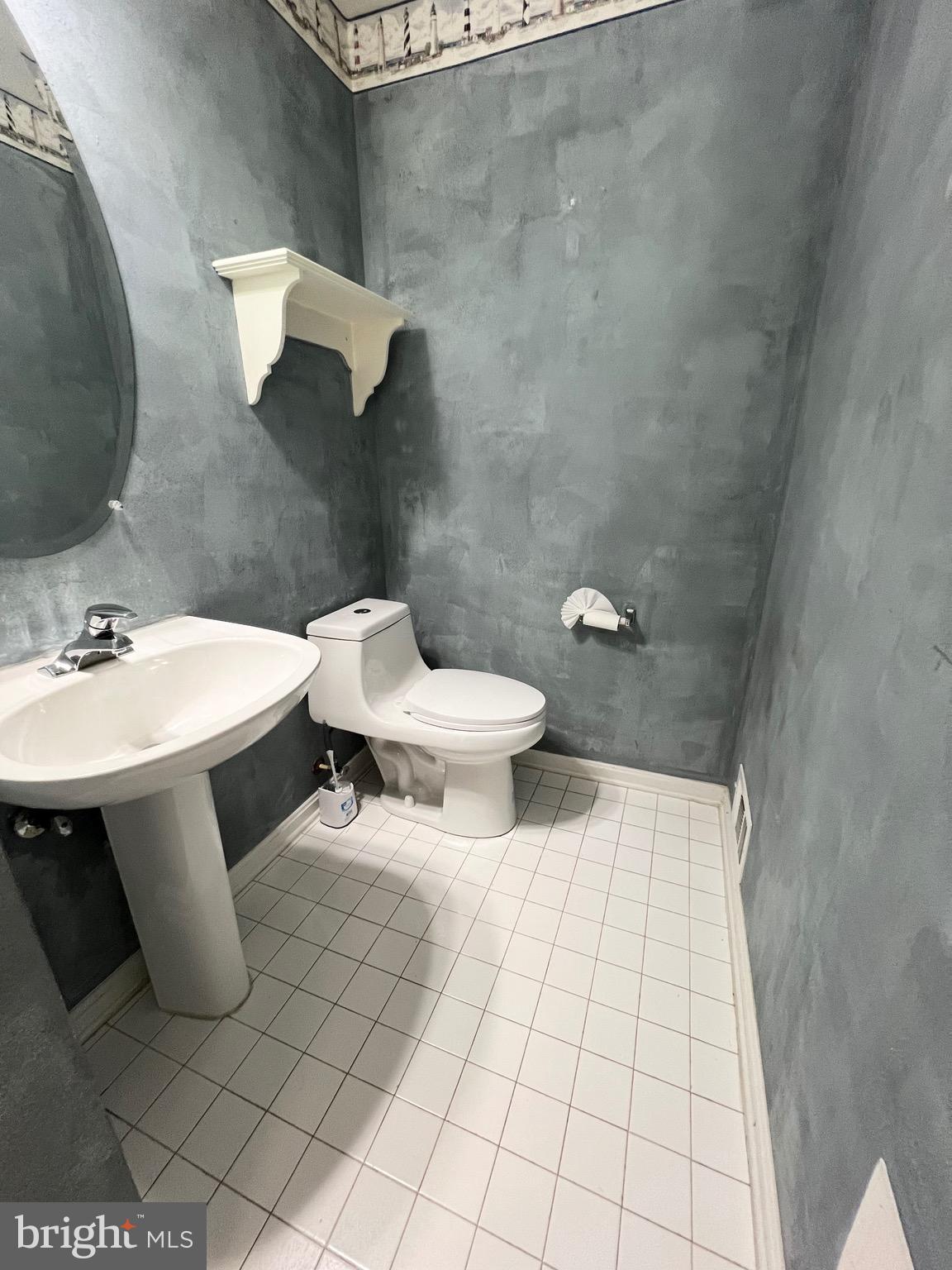 LOUDOUN PARKWAY CENTER - Residential Lease