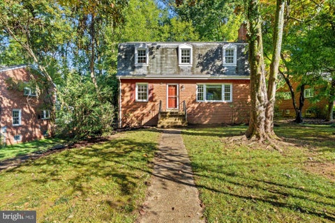 Photo of 6524 Oakwood Drive, FALLS CHURCH, VA 22041 (MLS # VAFX2344778)