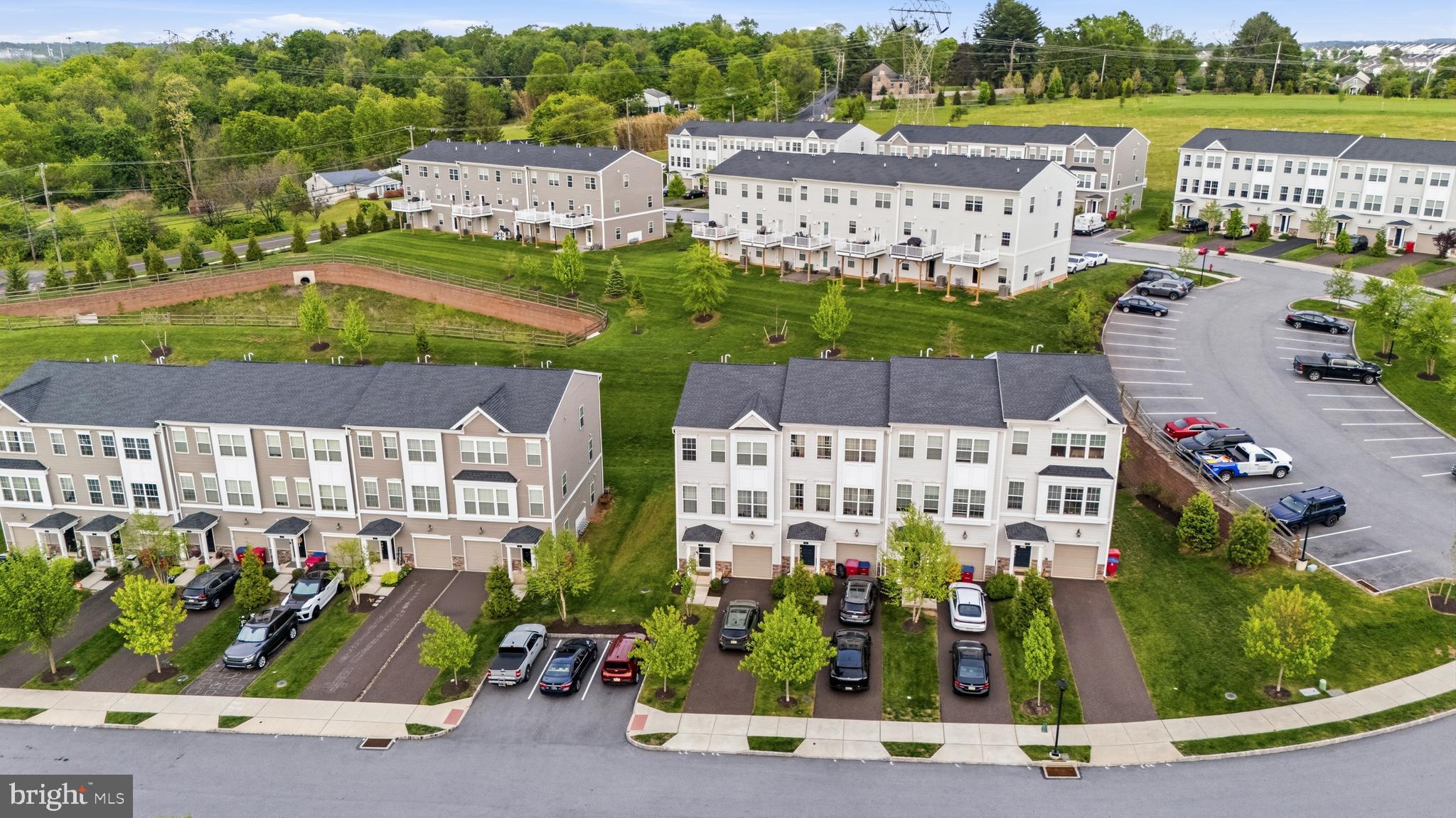 WHISPERING WOODS - Residential