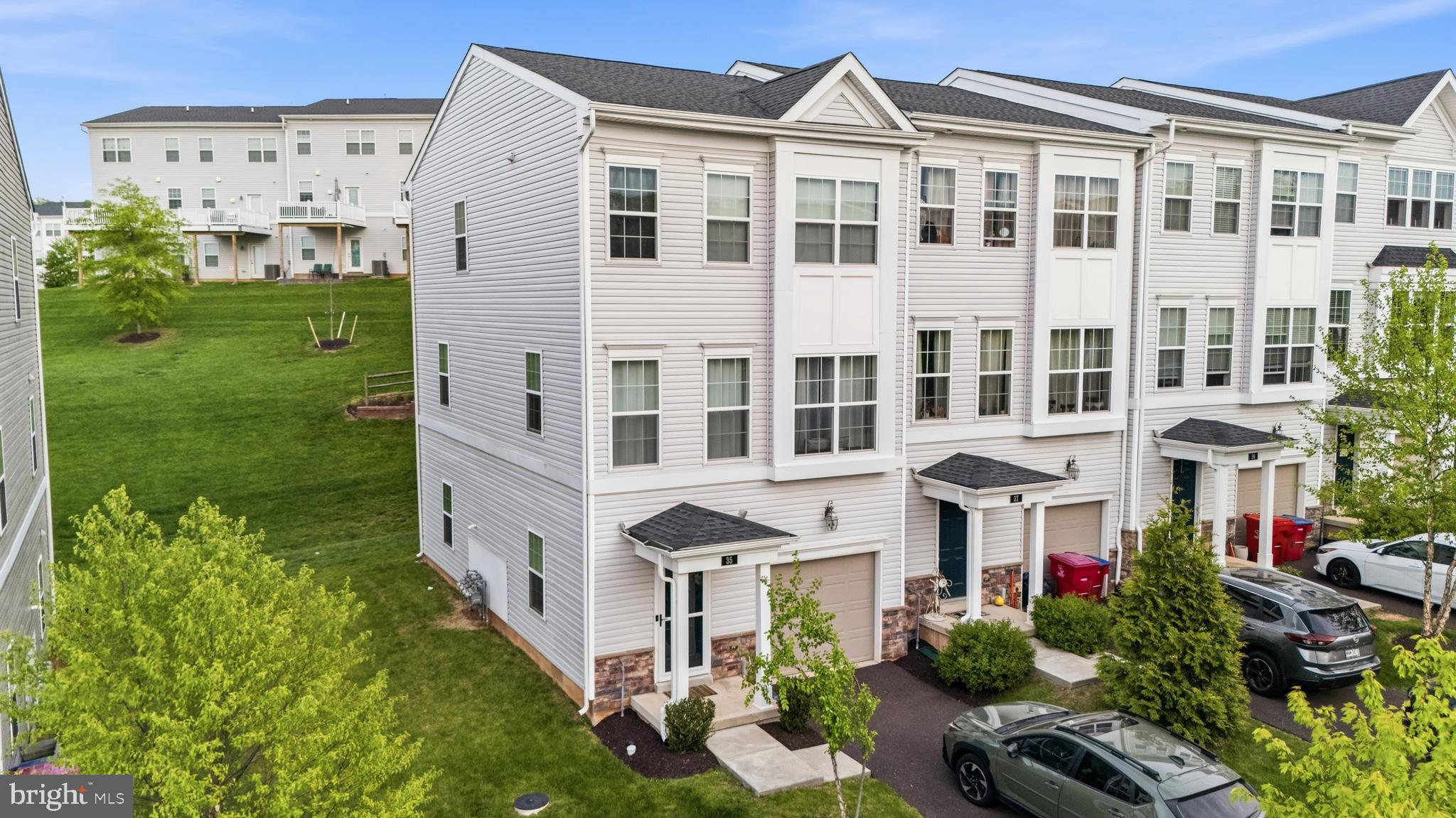 WHISPERING WOODS - Residential