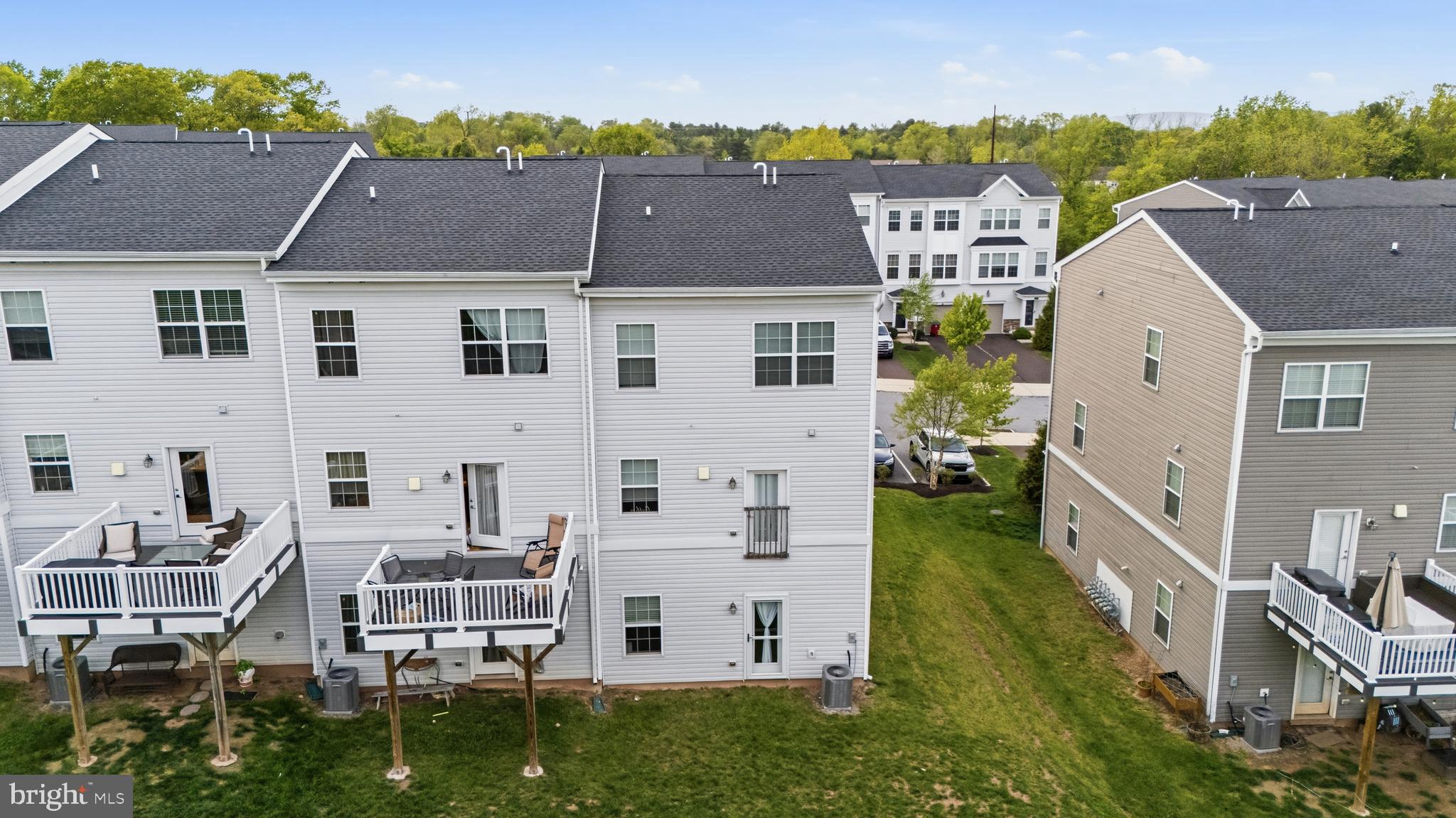 WHISPERING WOODS - Residential