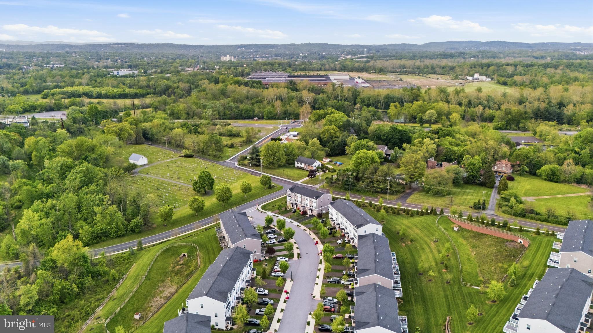 WHISPERING WOODS - Residential
