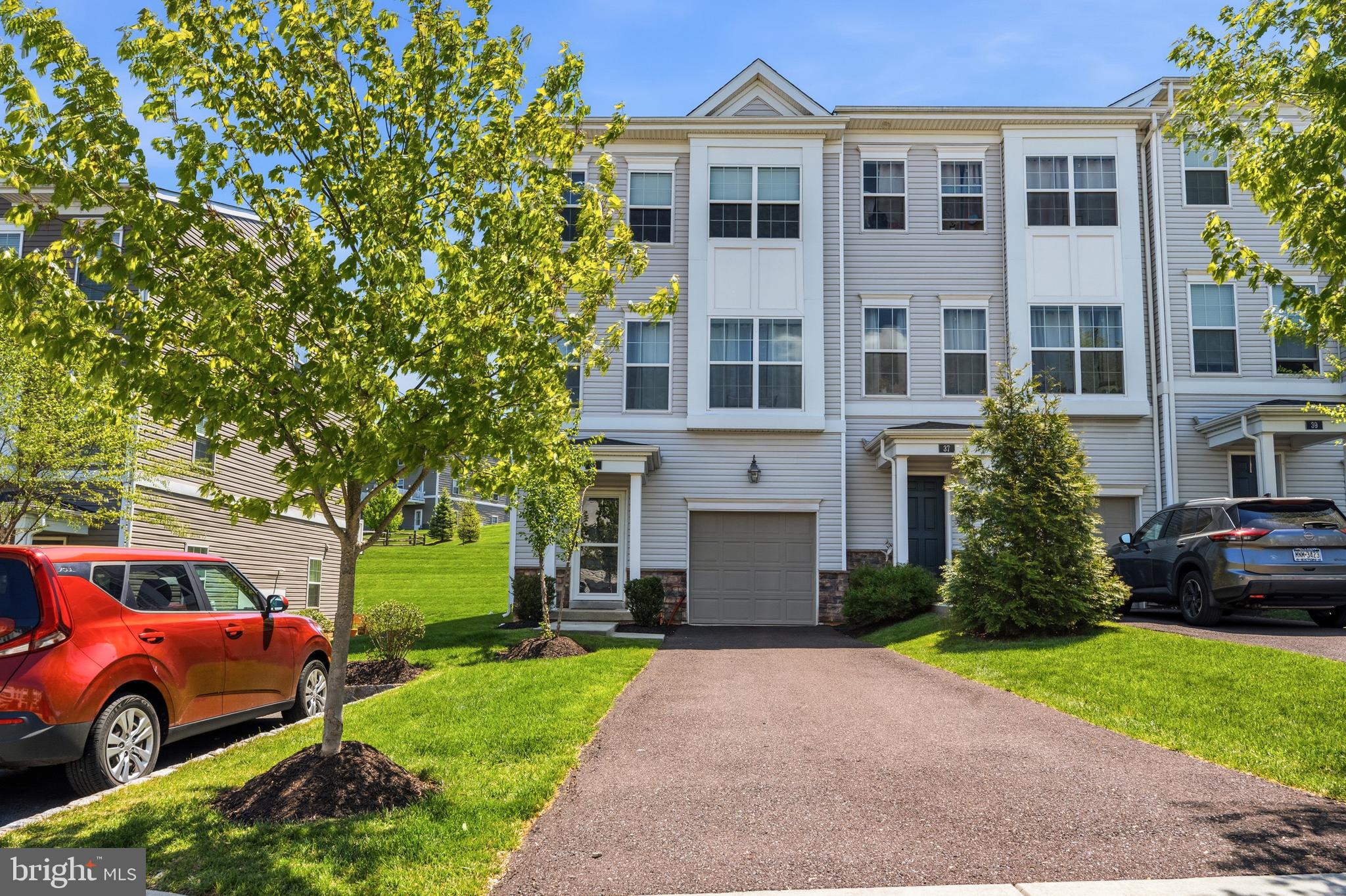WHISPERING WOODS - Residential