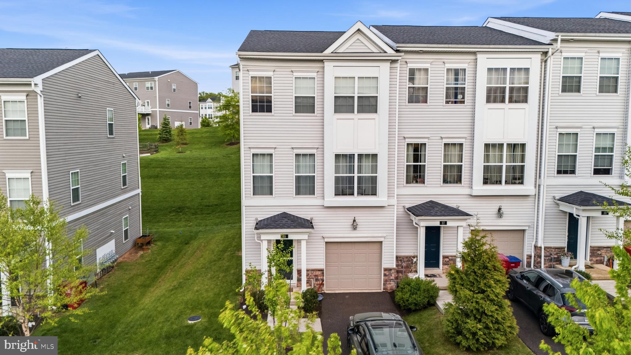 WHISPERING WOODS - Residential