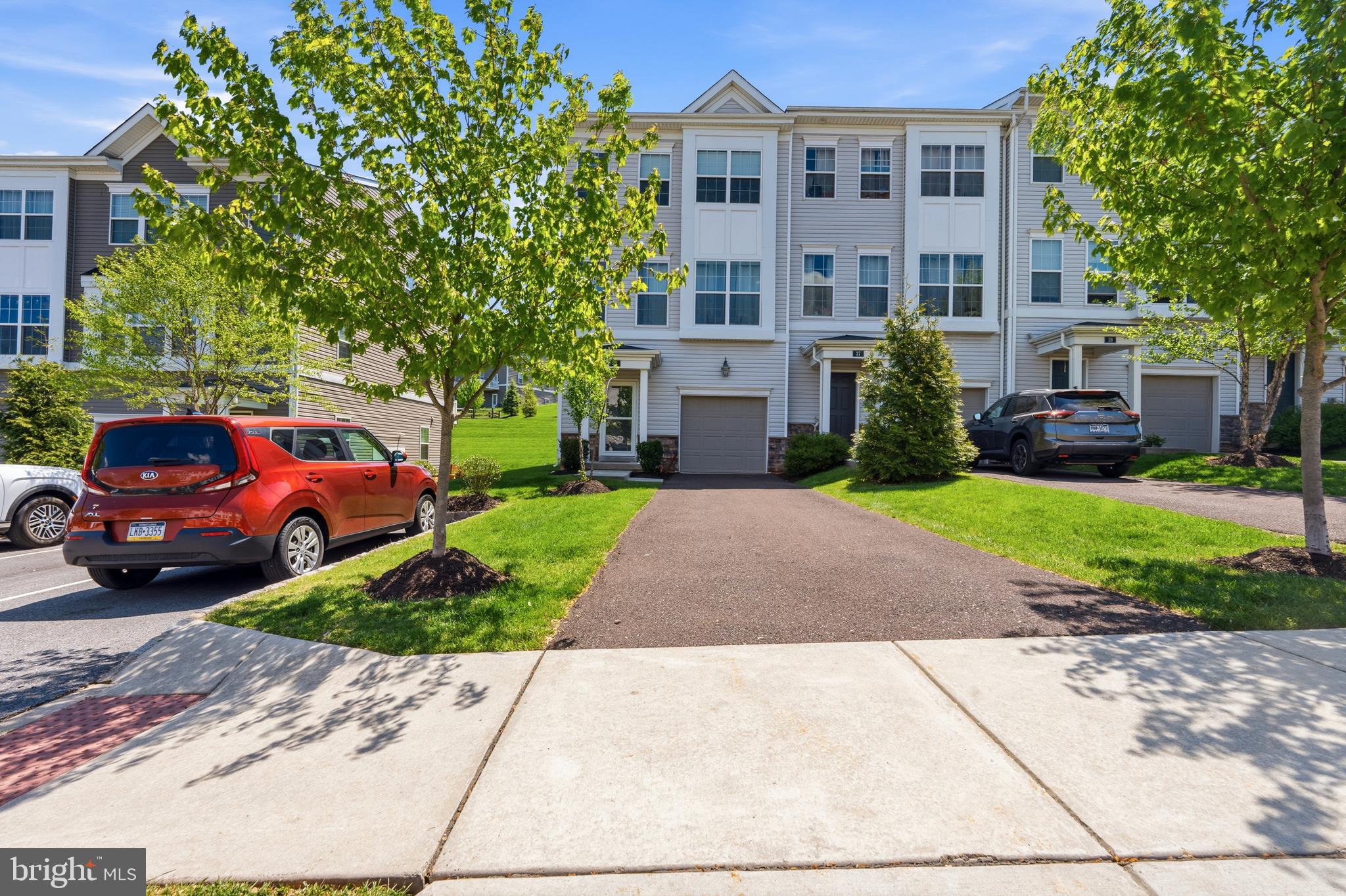 WHISPERING WOODS - Residential
