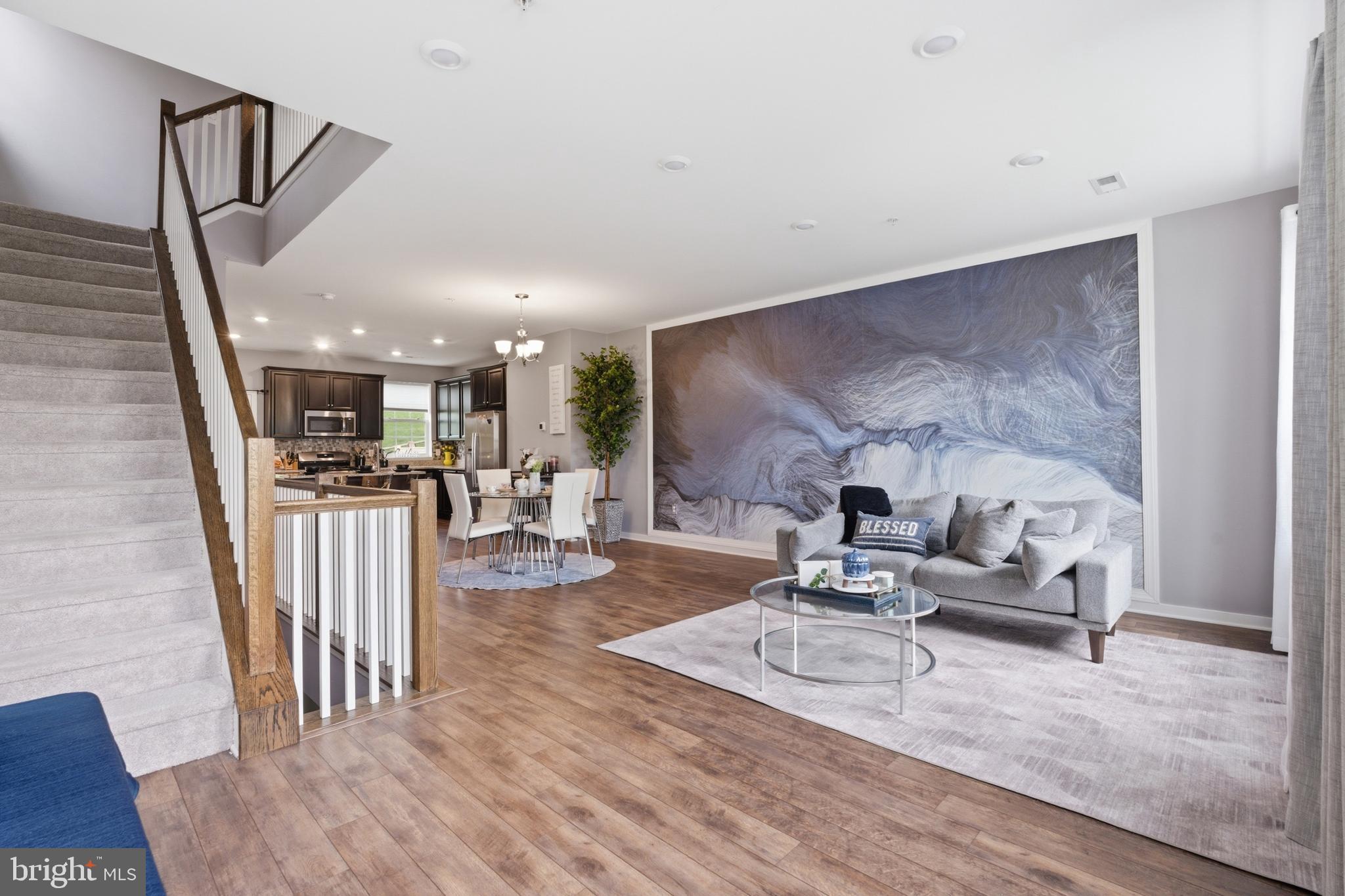 WHISPERING WOODS - Residential