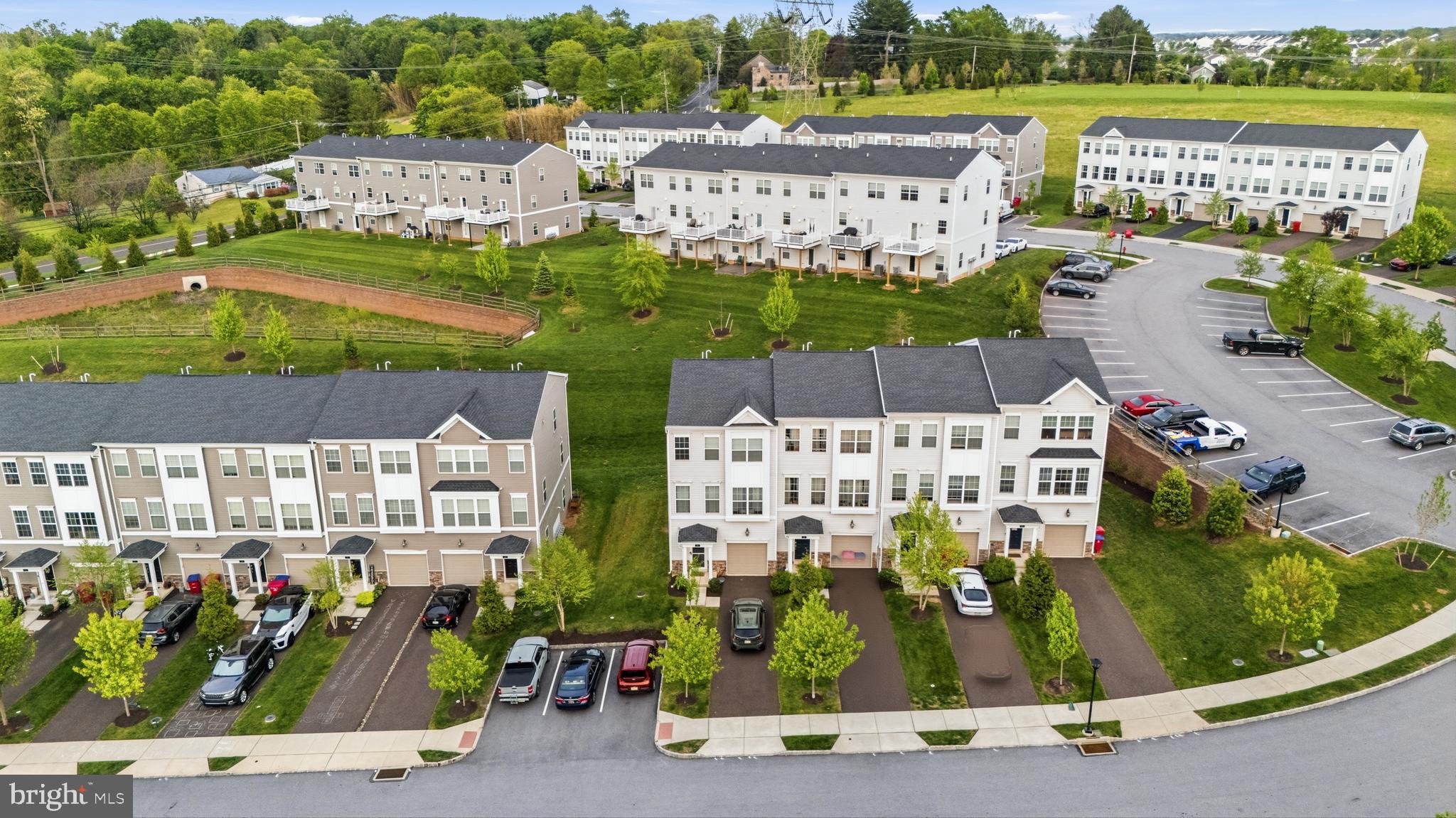 WHISPERING WOODS - Residential