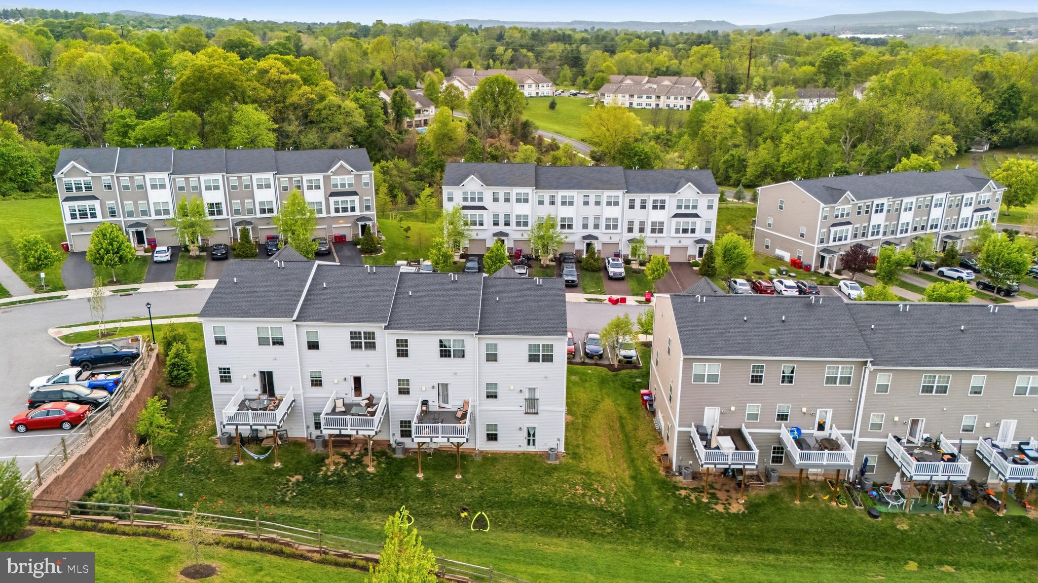 WHISPERING WOODS - Residential
