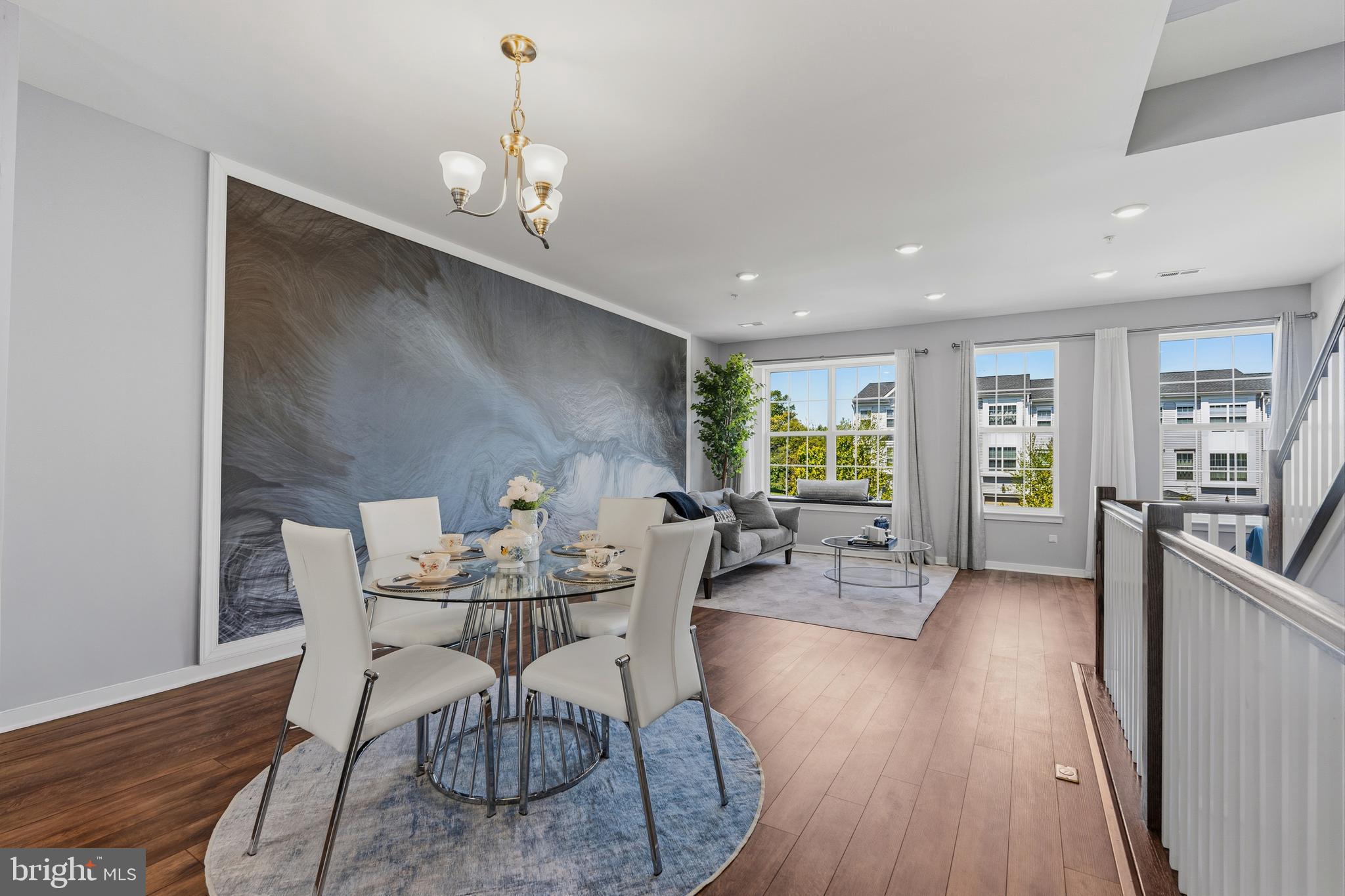 WHISPERING WOODS - Residential