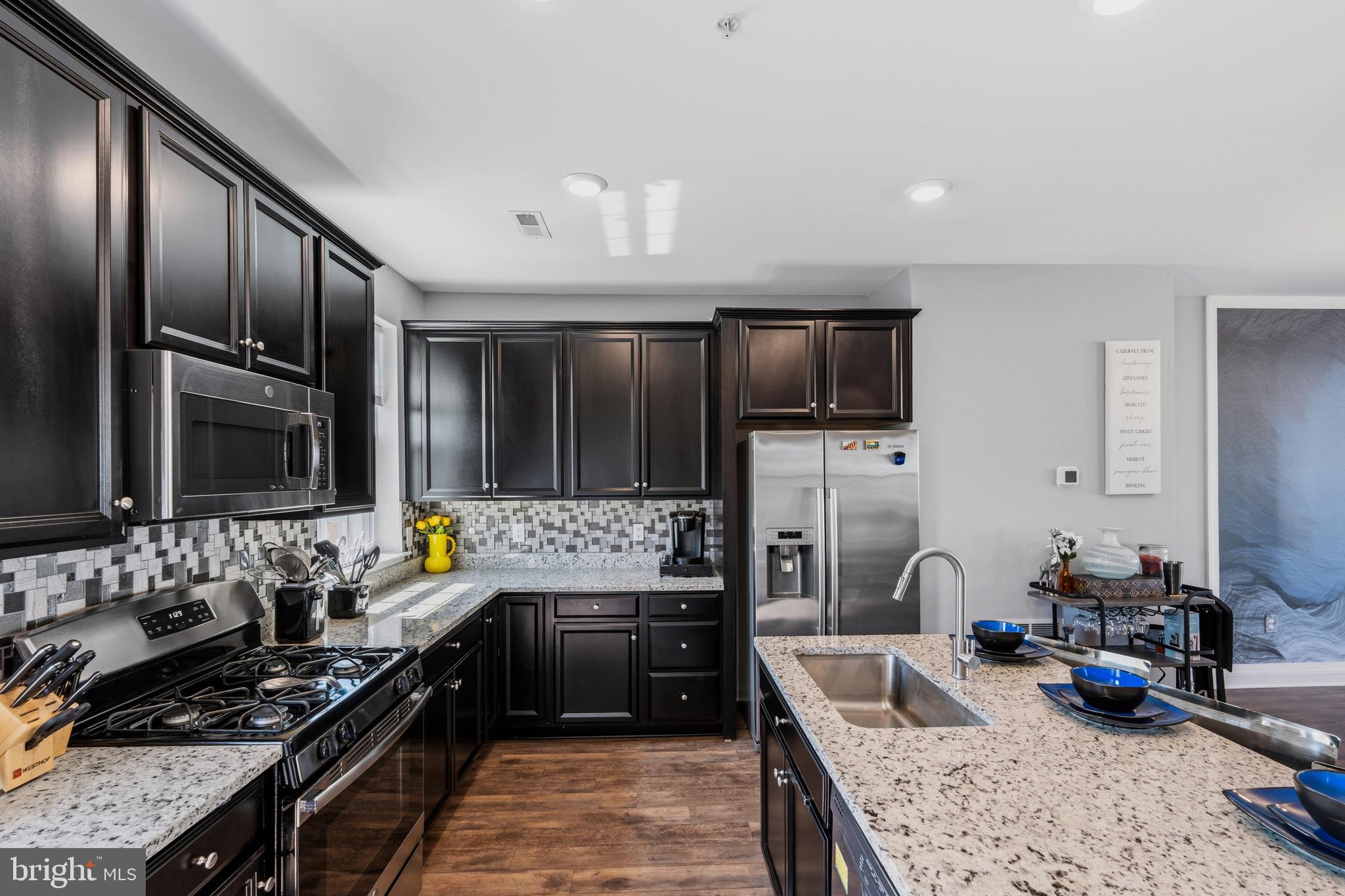WHISPERING WOODS - Residential