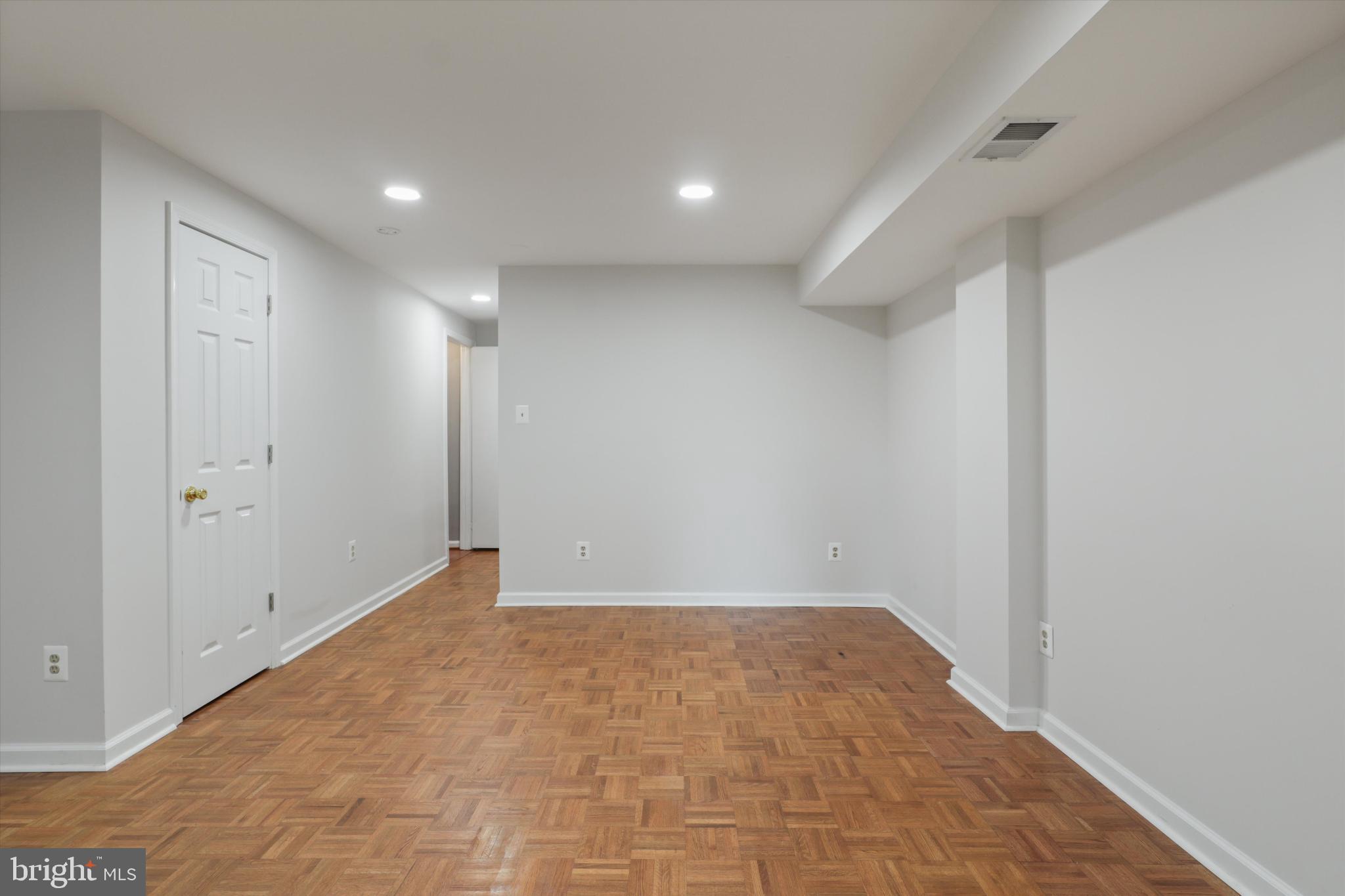 SPRINGFIELD OAKS - Residential Lease