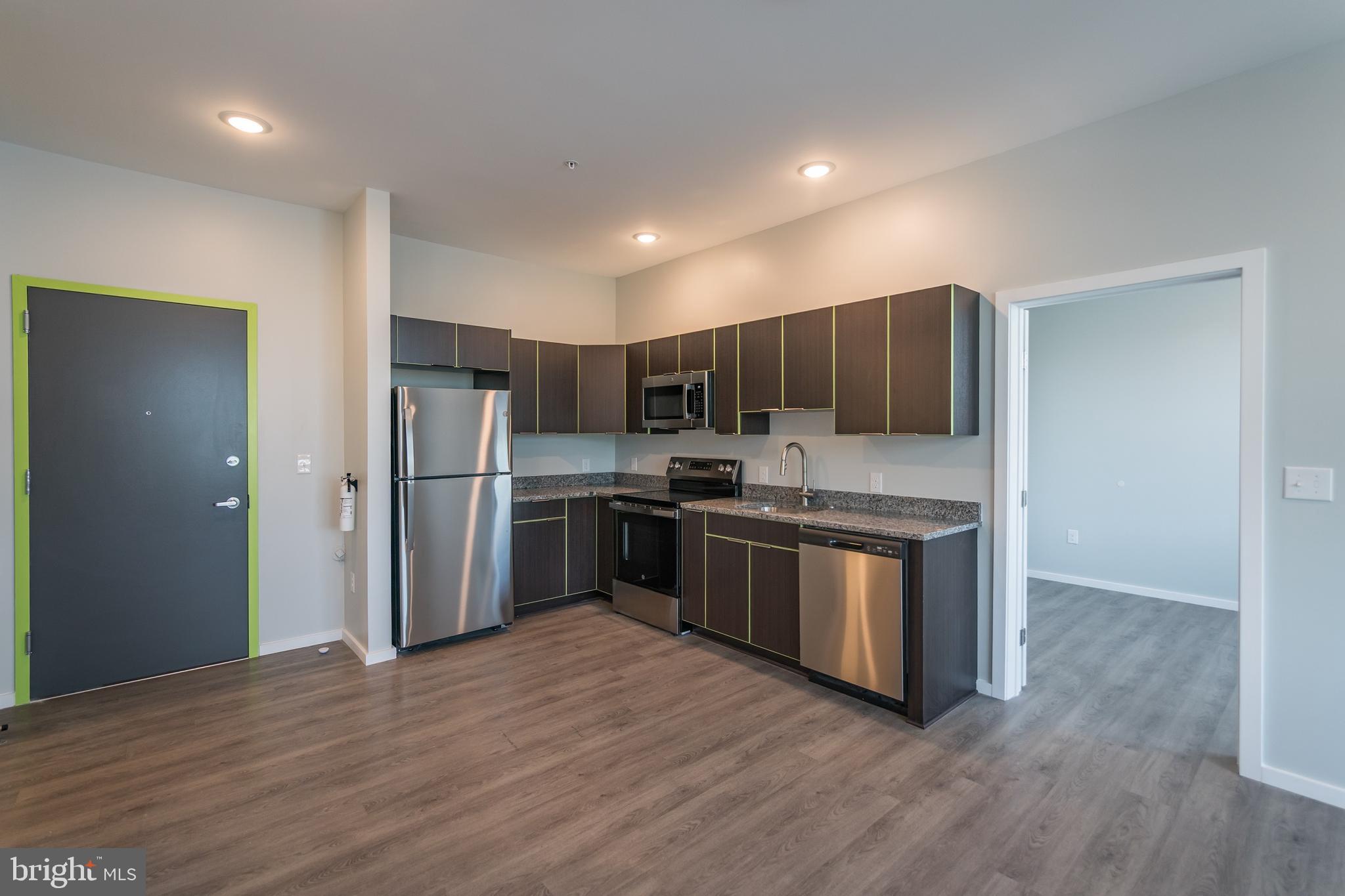 UNIVERSITY CITY - Residential Lease