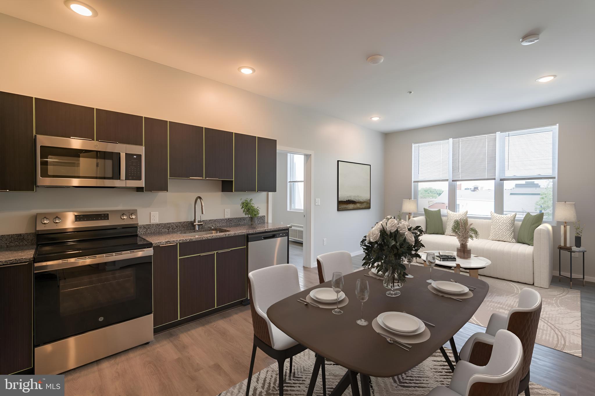 UNIVERSITY CITY - Residential Lease