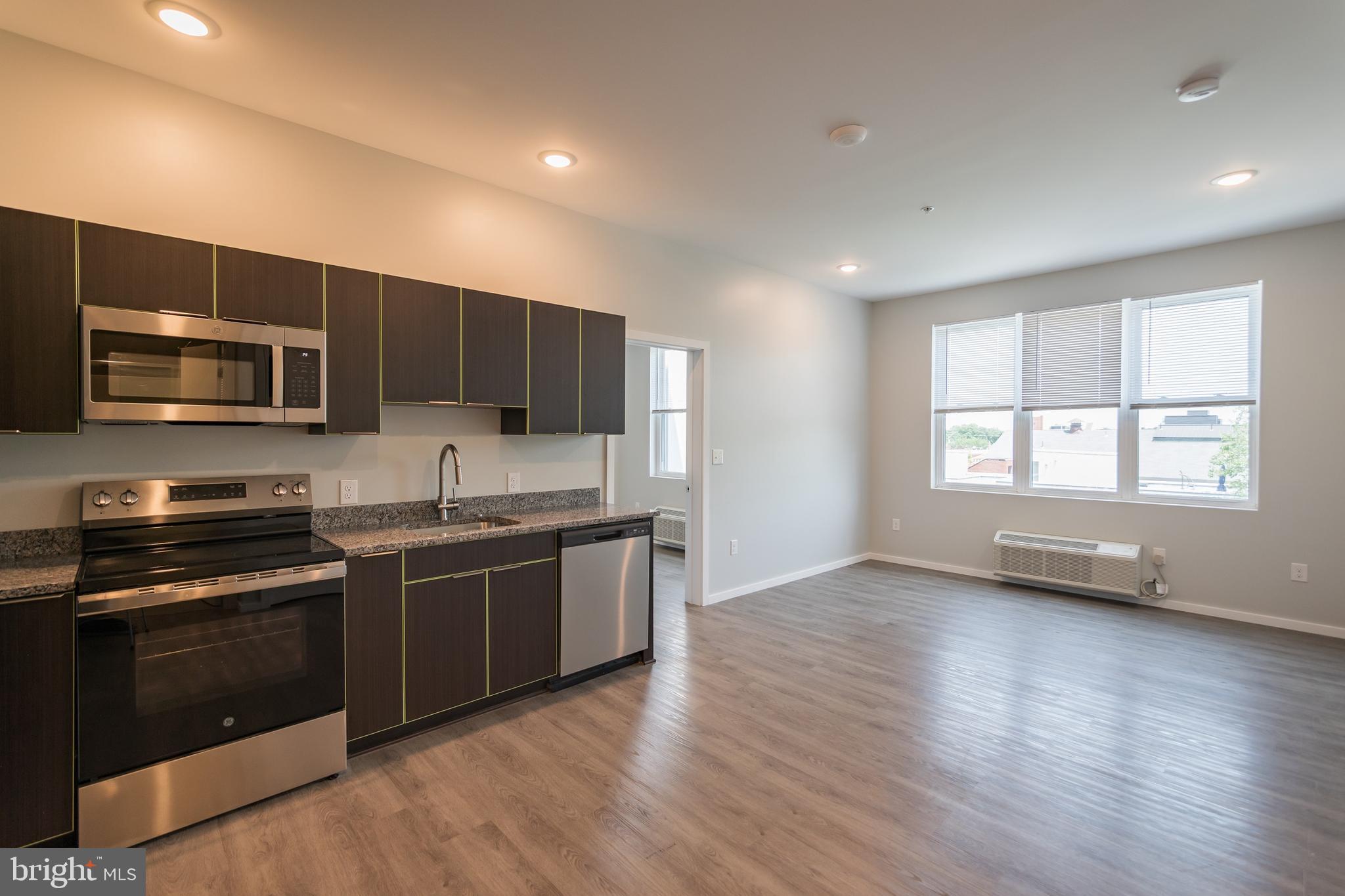 UNIVERSITY CITY - Residential Lease