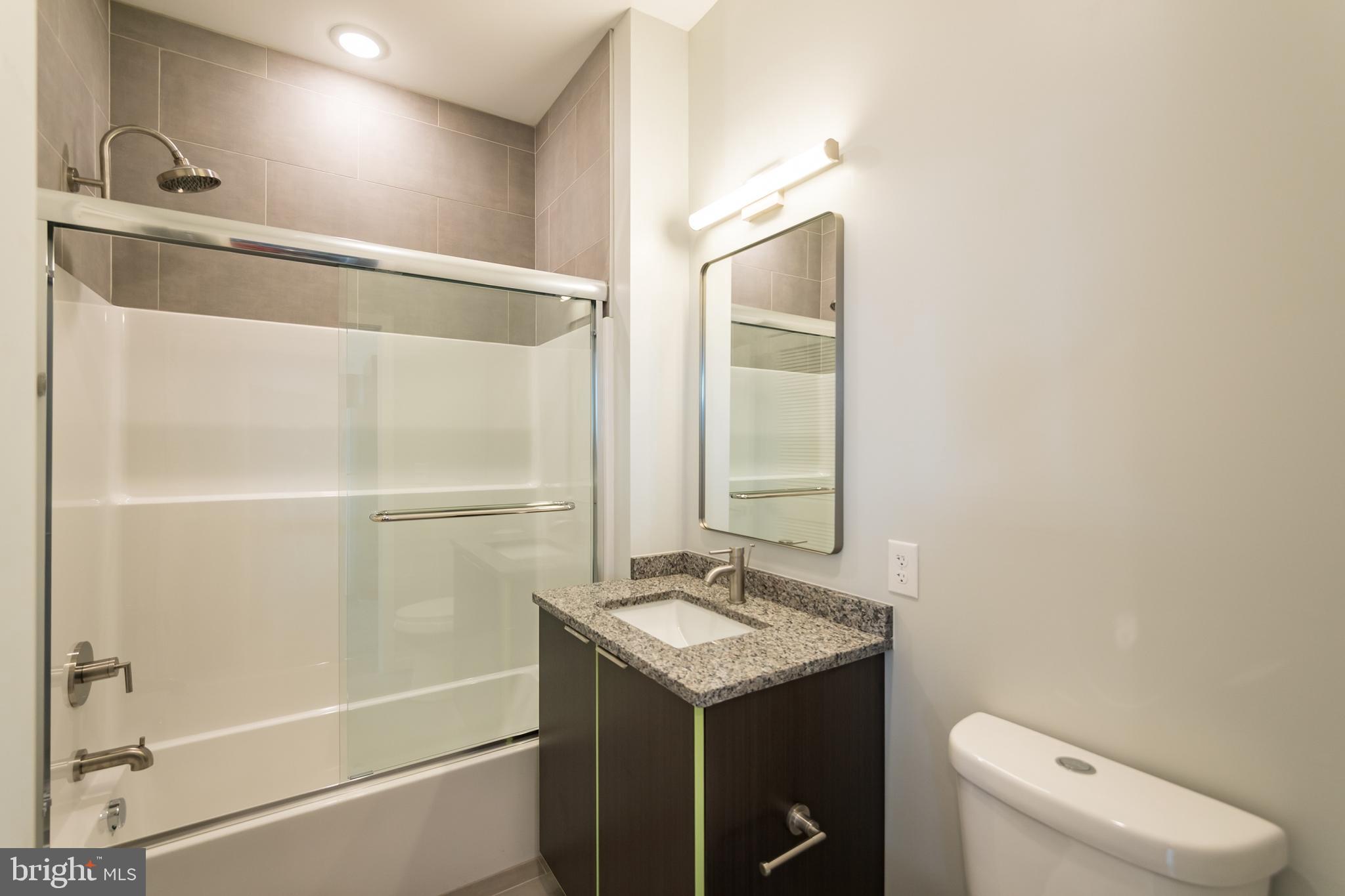 UNIVERSITY CITY - Residential Lease