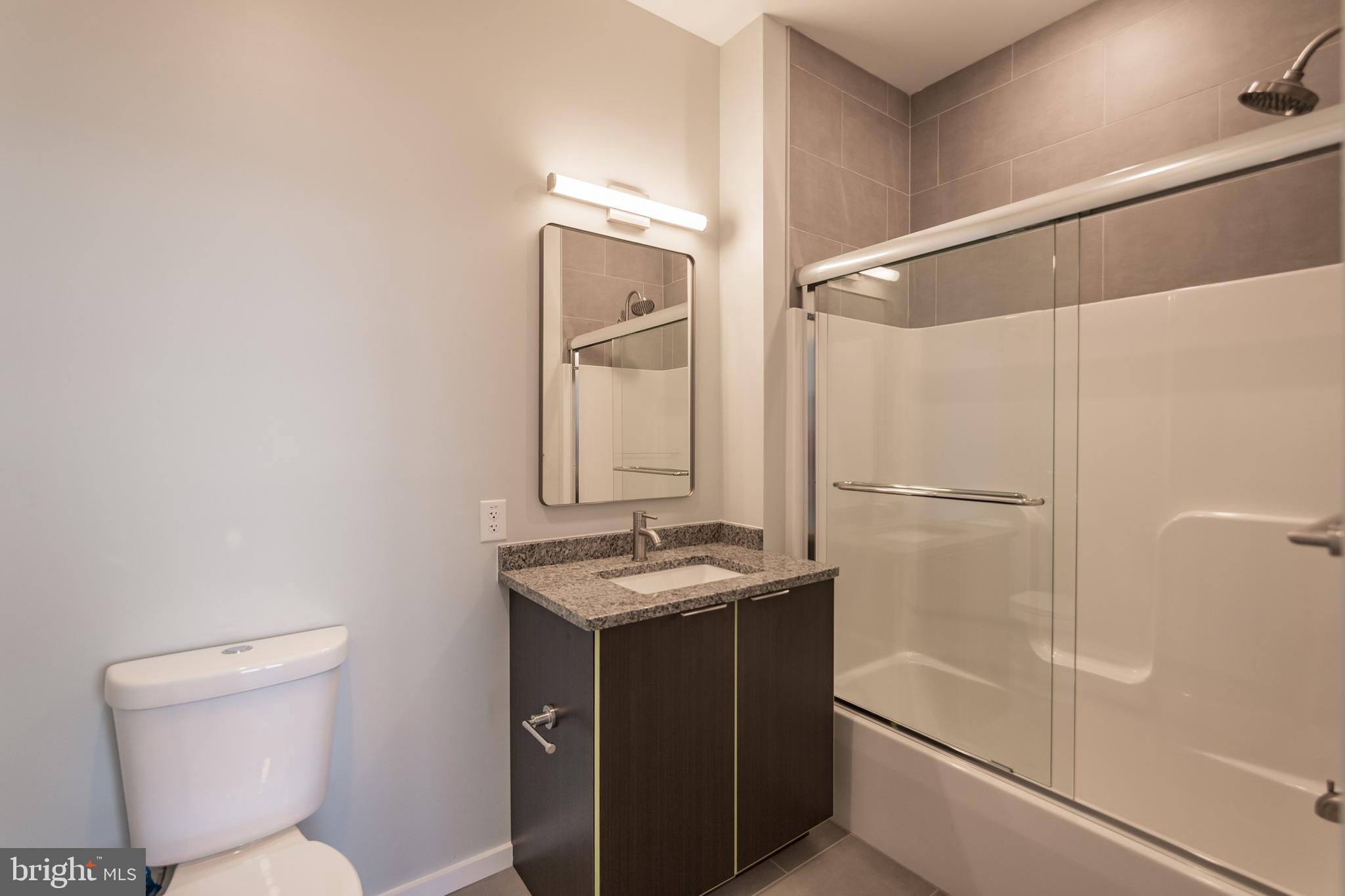 UNIVERSITY CITY - Residential Lease