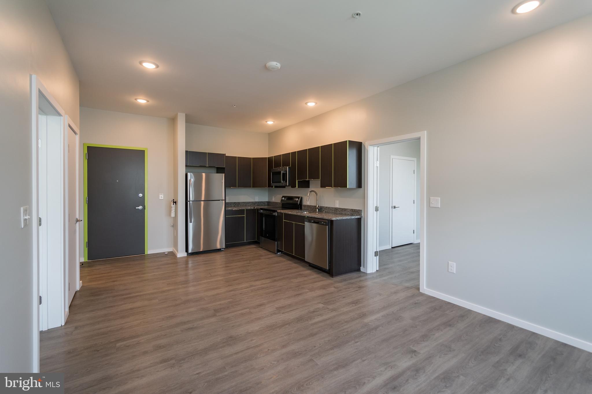 UNIVERSITY CITY - Residential Lease