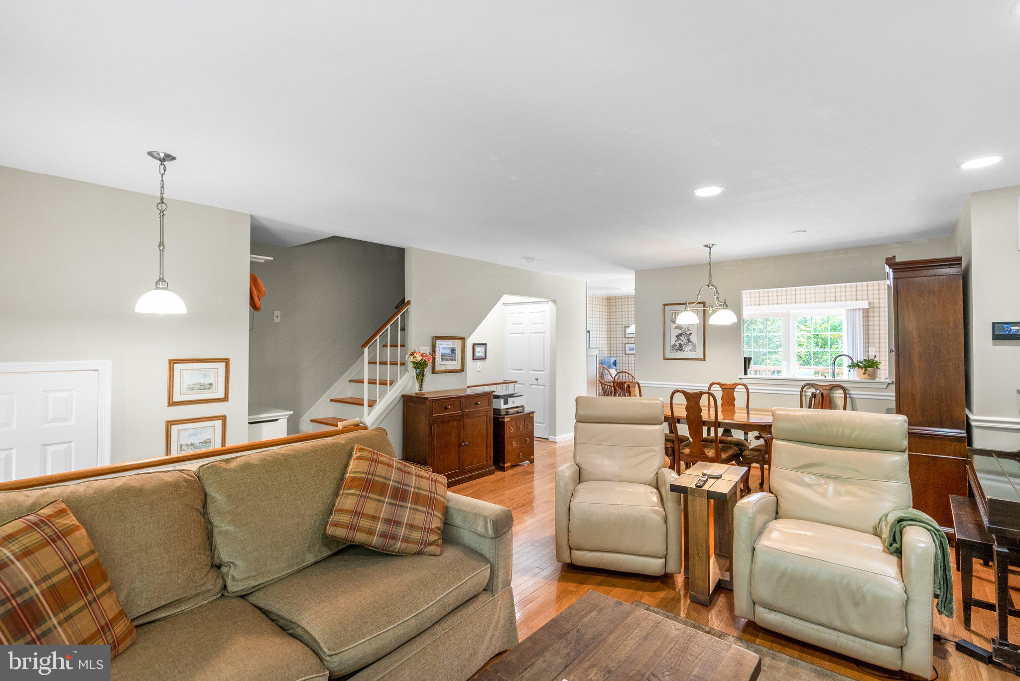 18275 ROLLING MEADOW WAY
