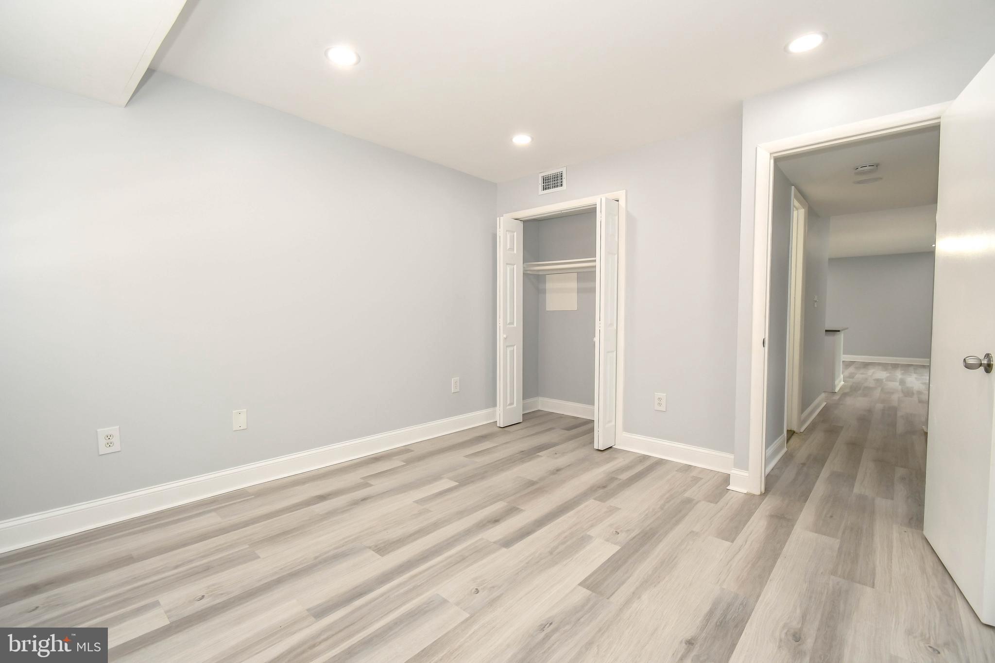 MCLEAN HILLS - Residential