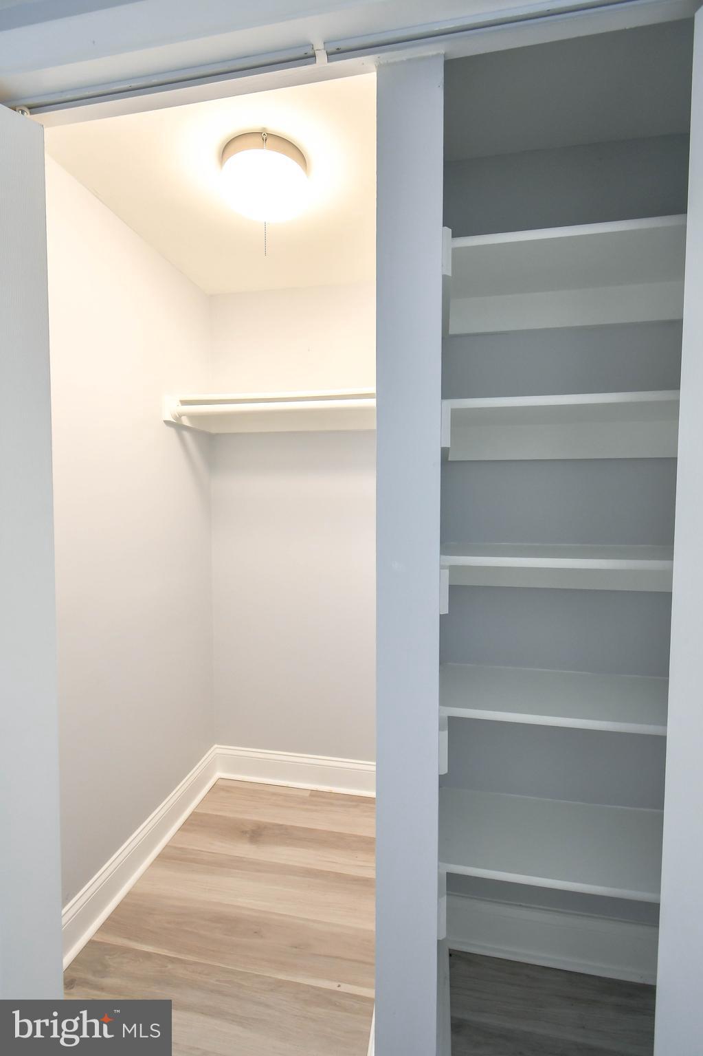 MCLEAN HILLS - Residential