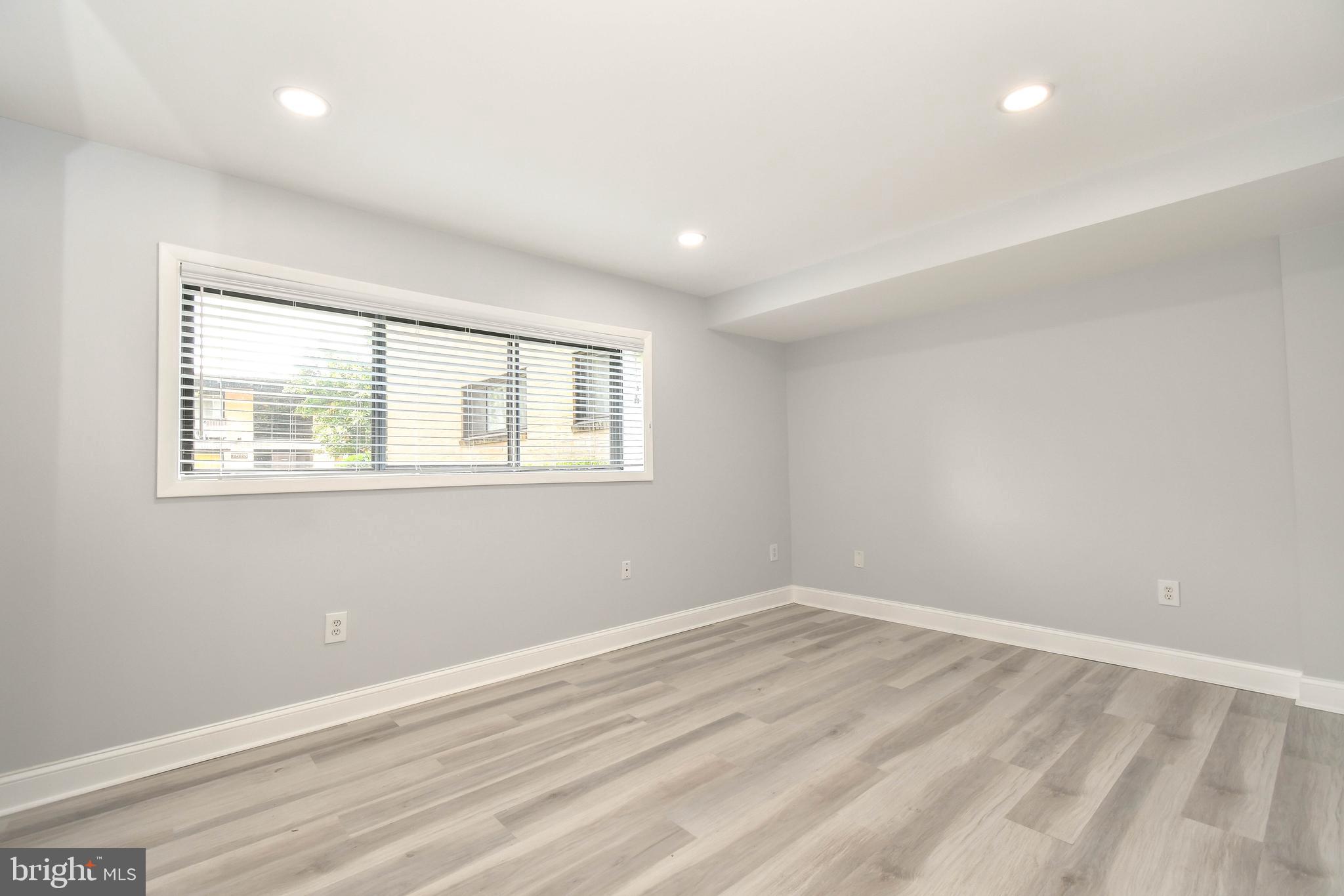 MCLEAN HILLS - Residential