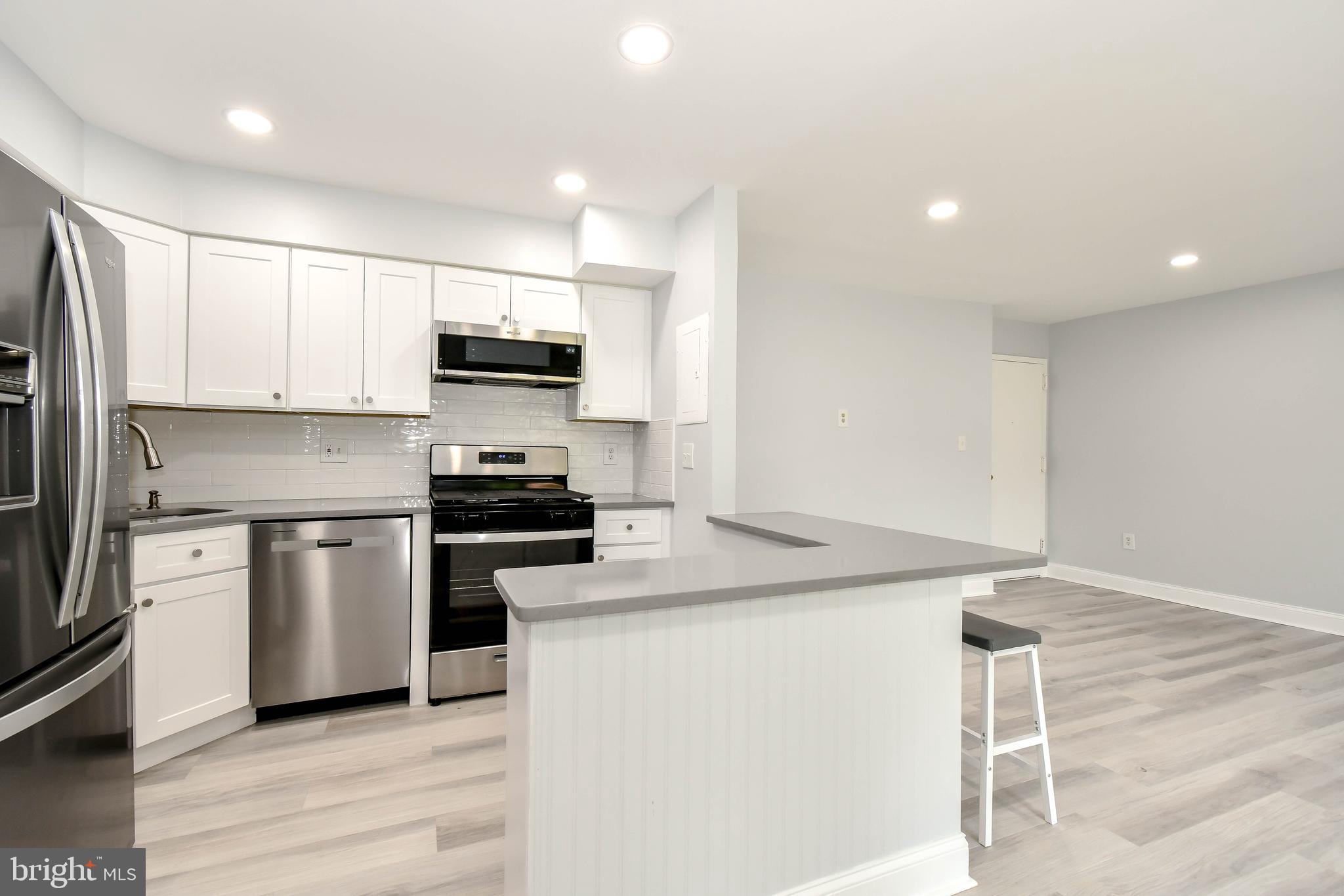 MCLEAN HILLS - Residential