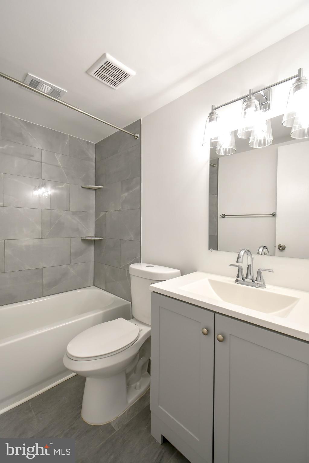 MCLEAN HILLS - Residential