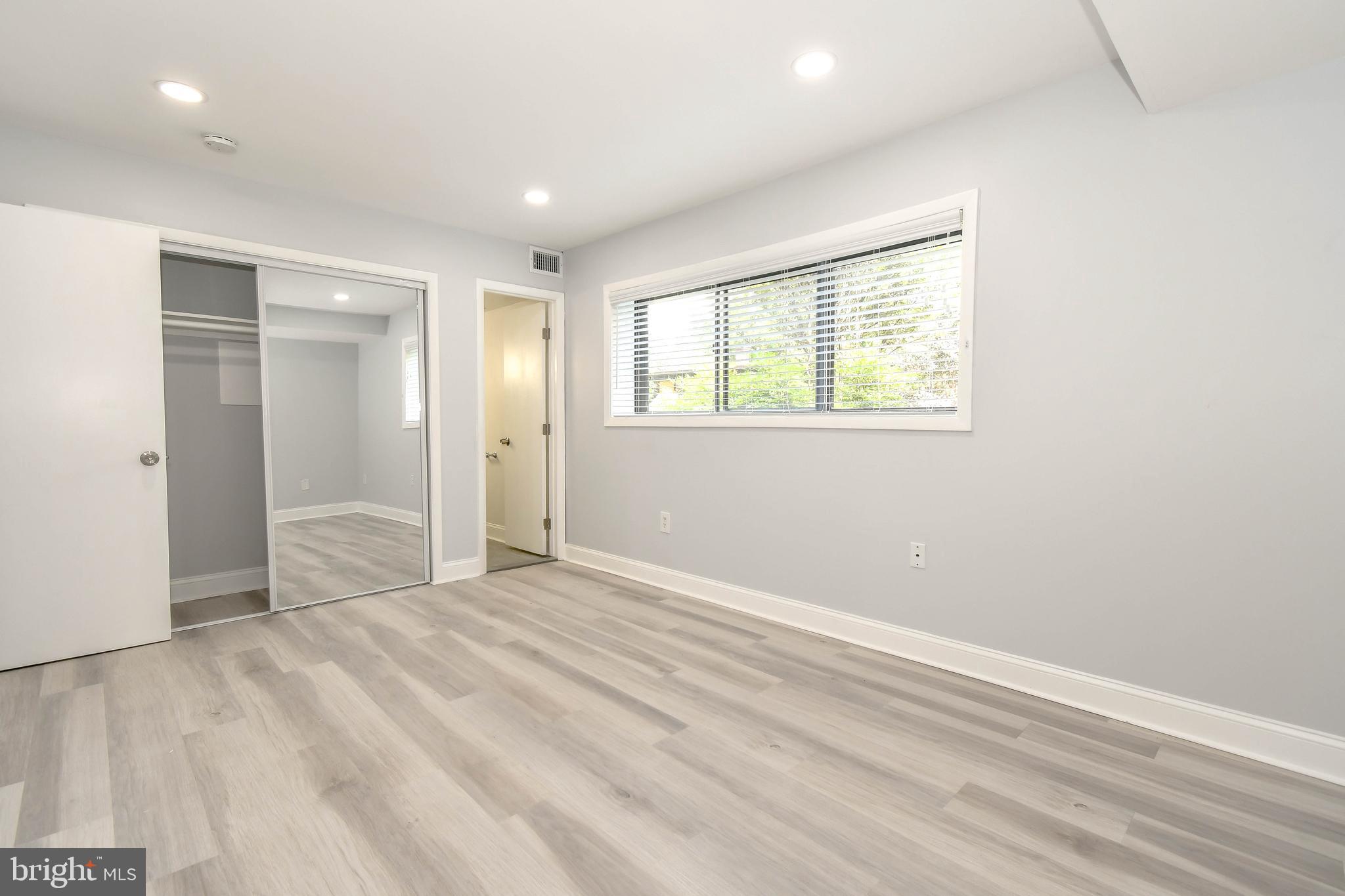 MCLEAN HILLS - Residential