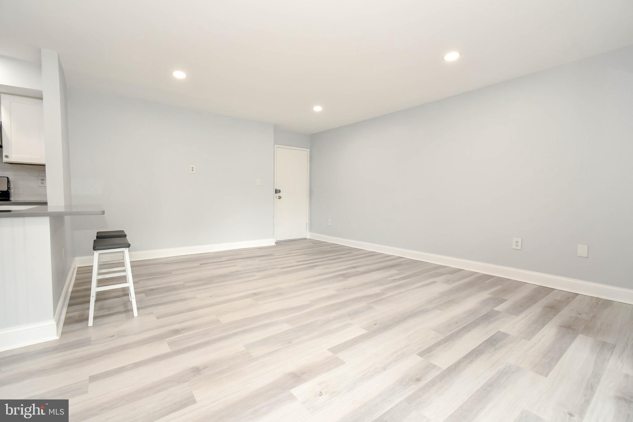 MCLEAN HILLS - Residential