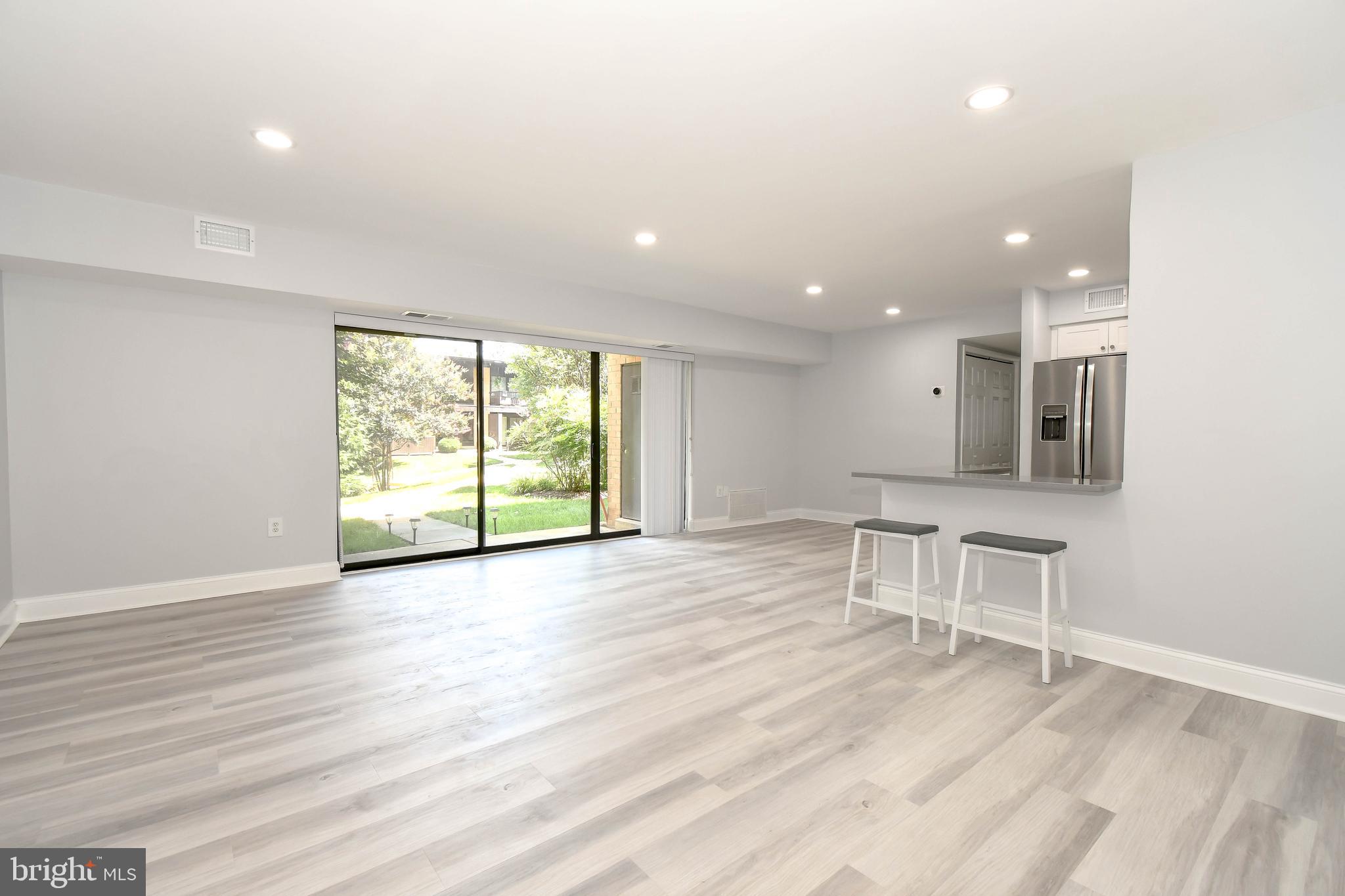 MCLEAN HILLS - Residential