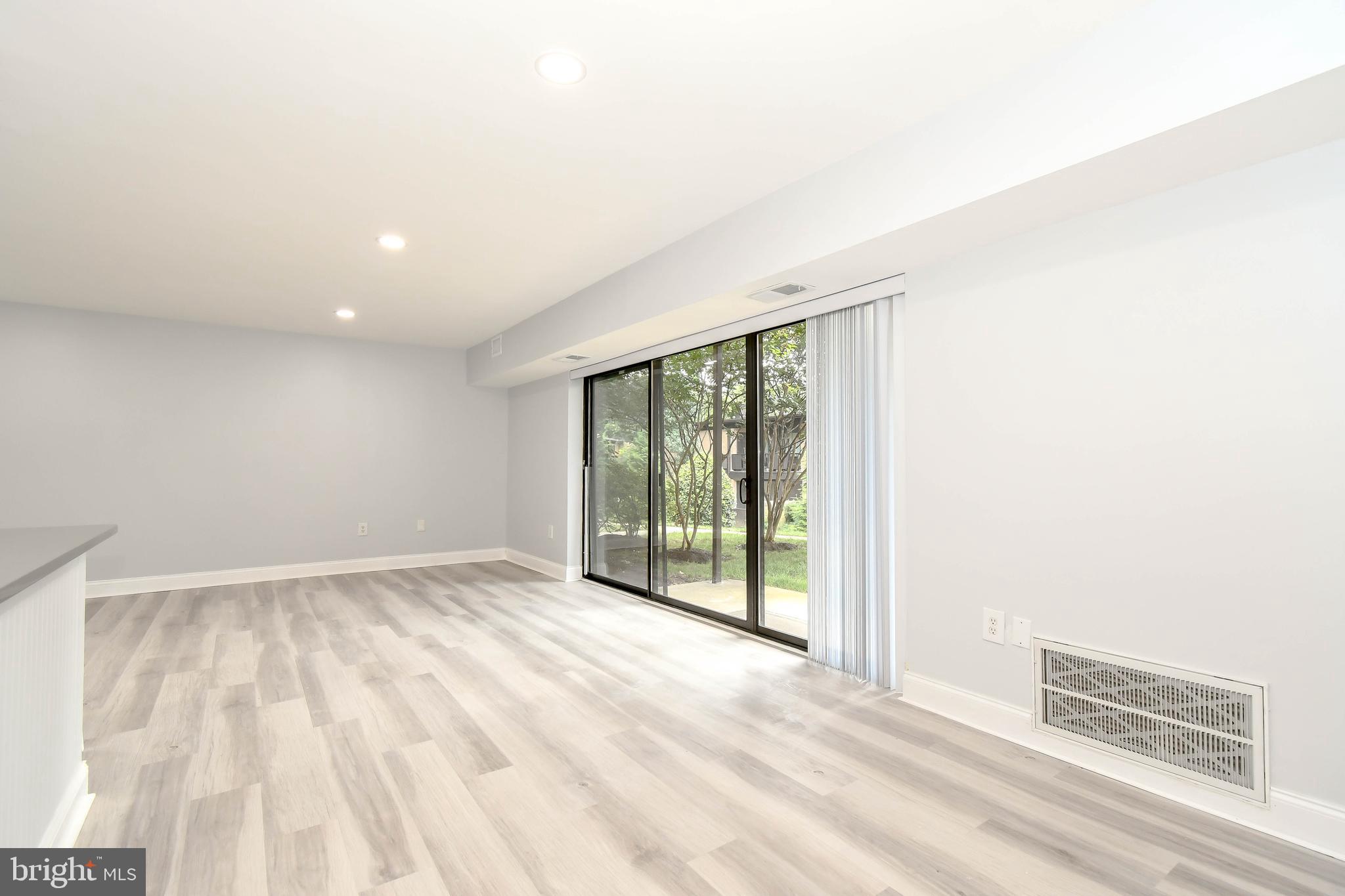 MCLEAN HILLS - Residential