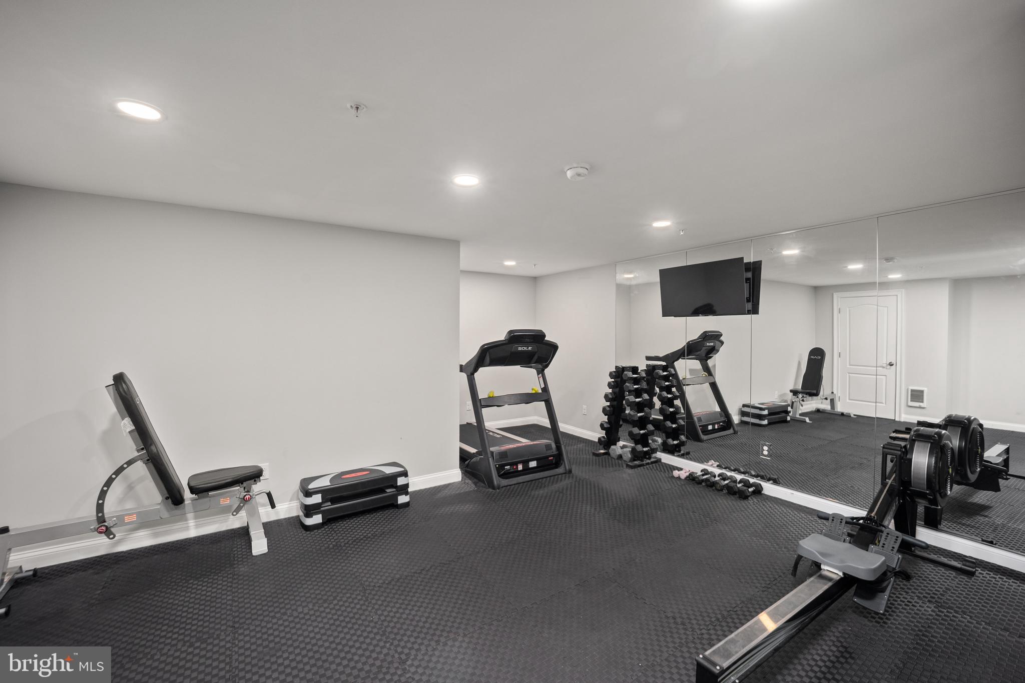 WINDSOR SQUARE - Residential