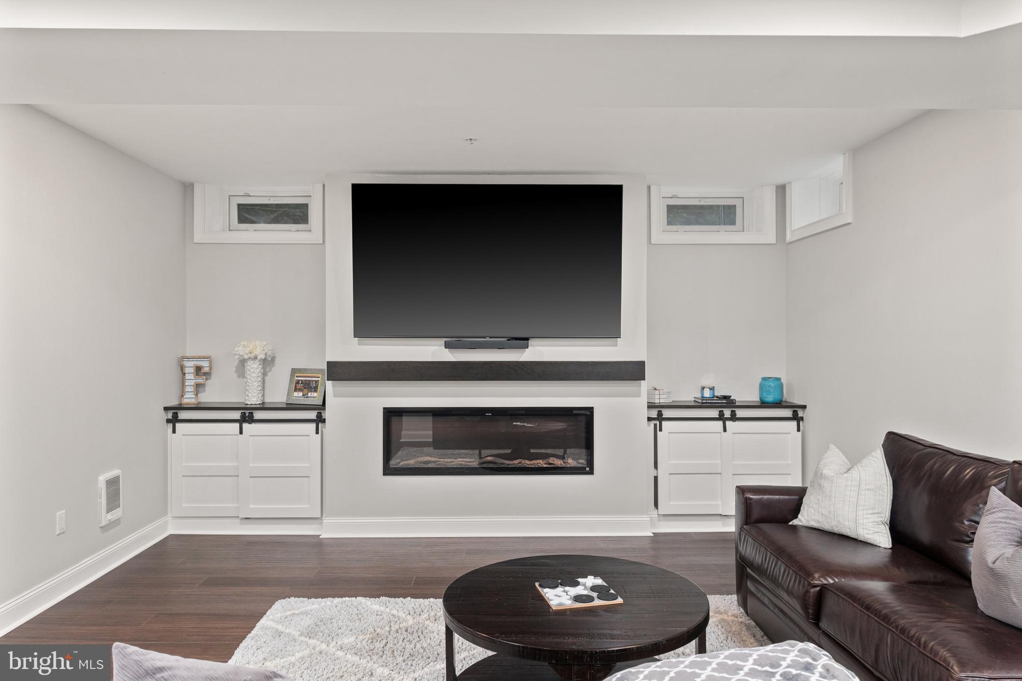 WINDSOR SQUARE - Residential