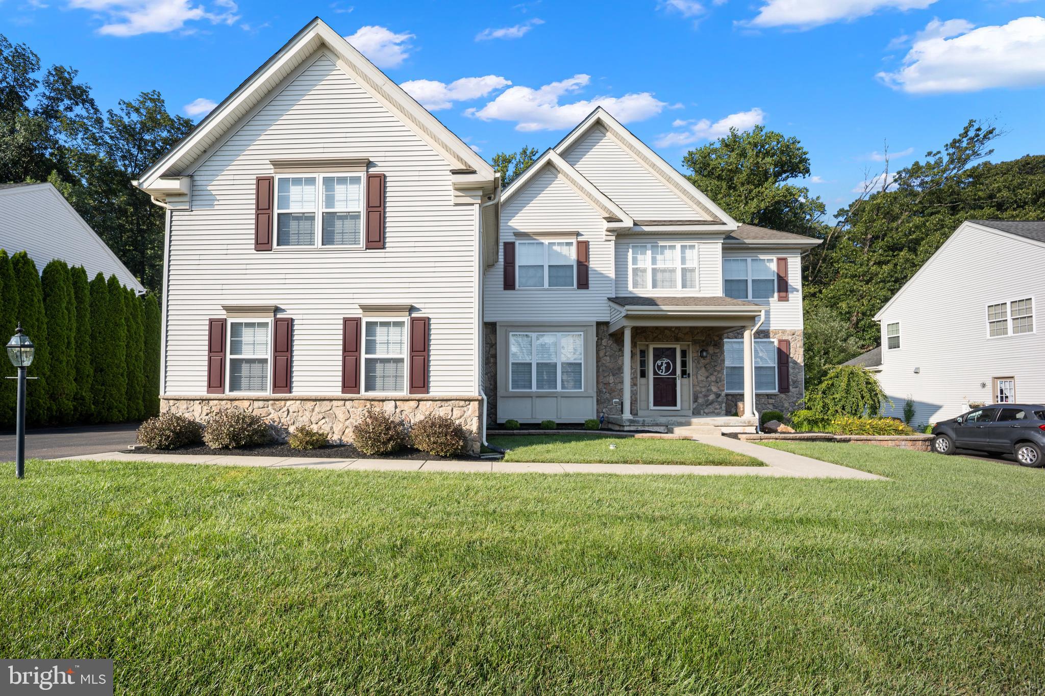 WINDSOR SQUARE - Residential